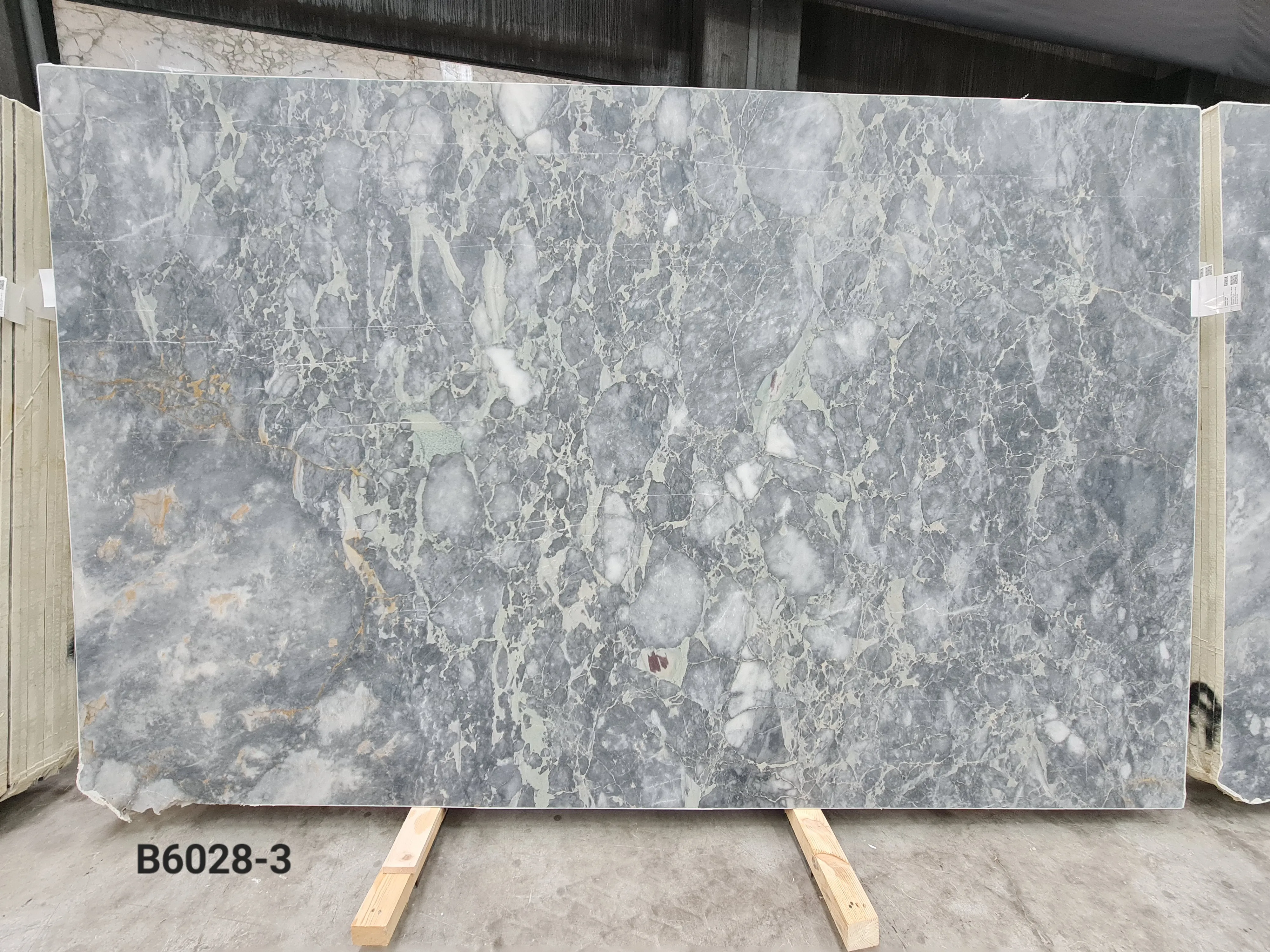 B6028 - 2 CM Oro Grigio Honed