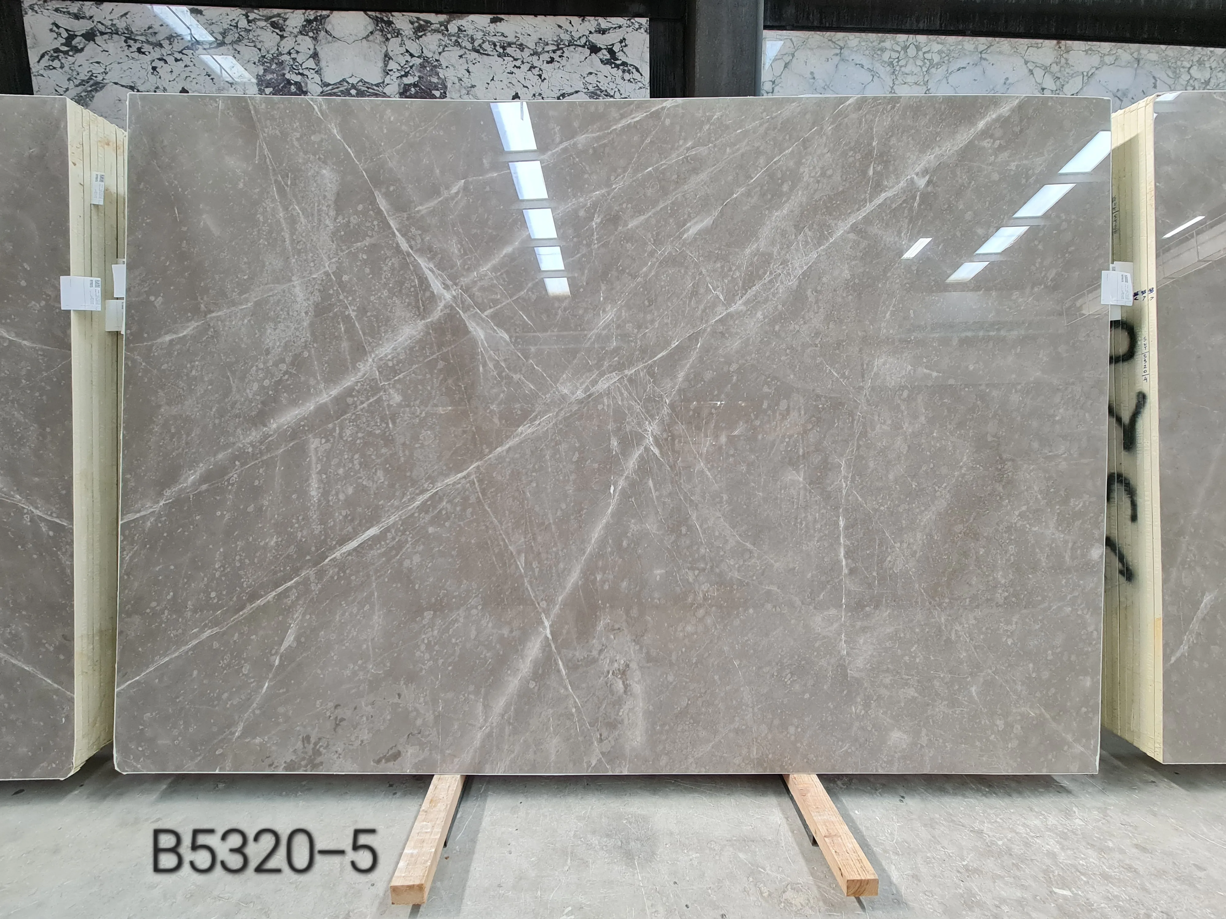 B5320 - 2 CM Tempus Grey Polished