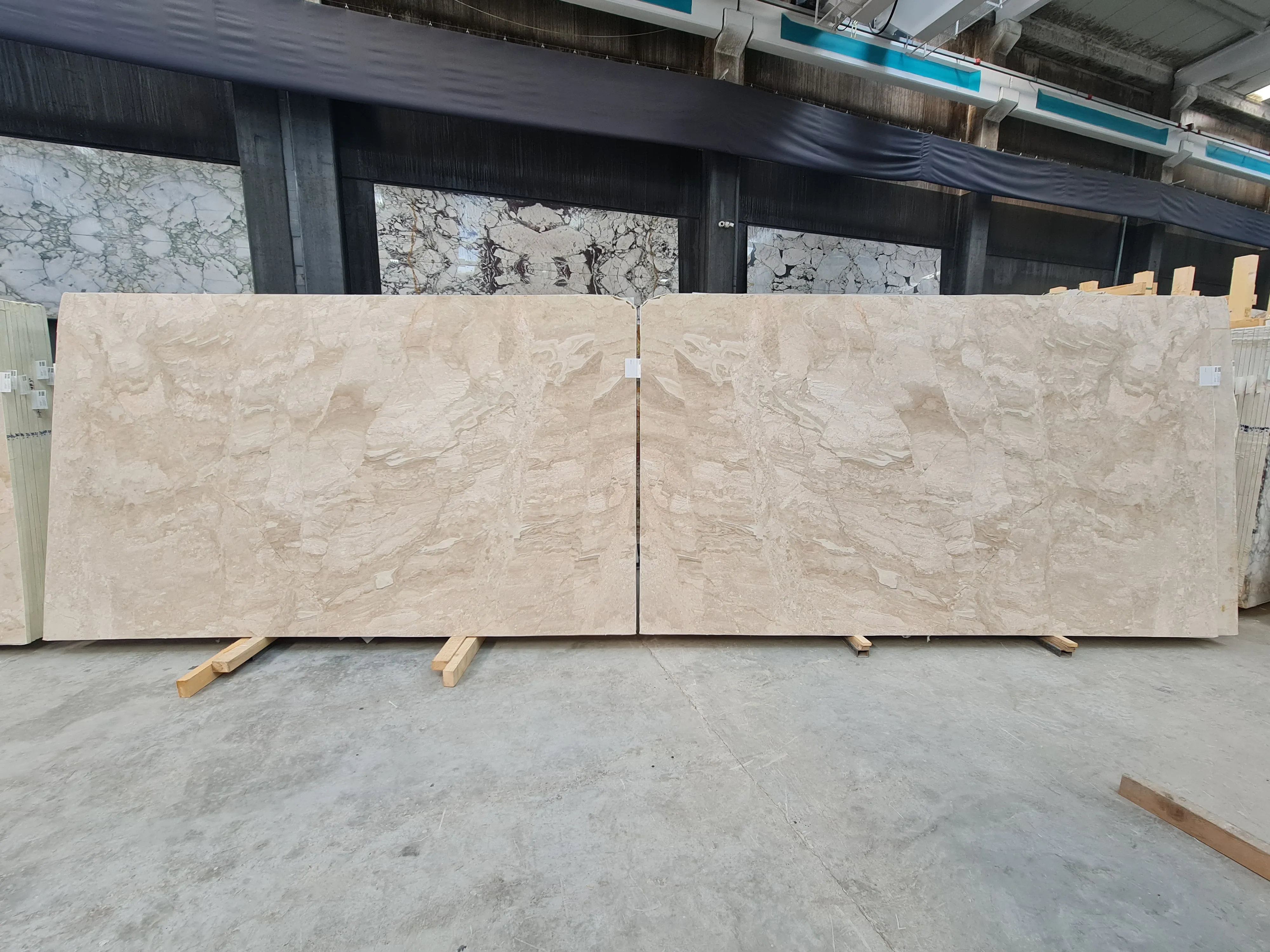 B5666 - 2 CM Diana Royal Honed