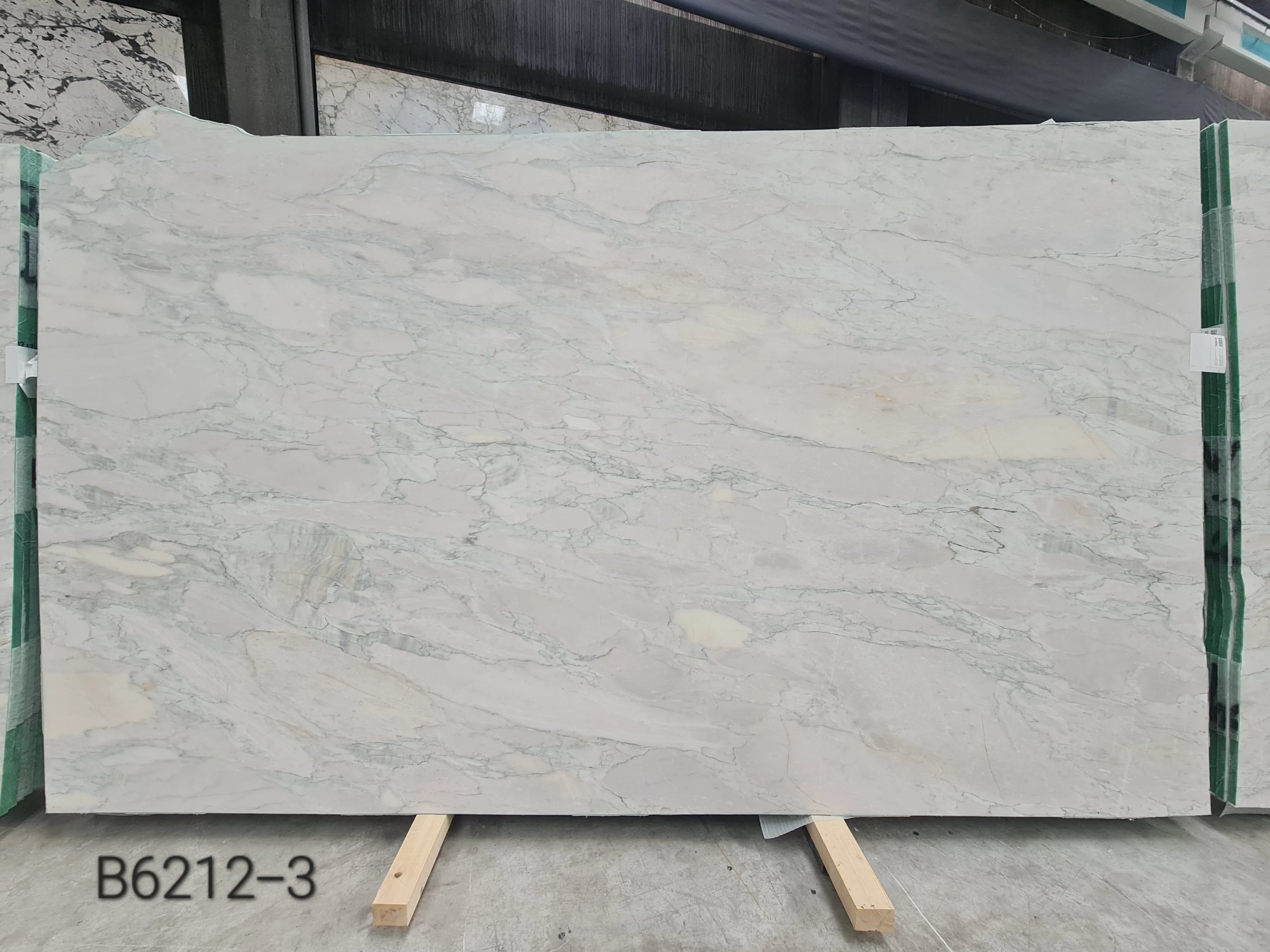 B6212 - 2 CM Arabescato Oyster Honed