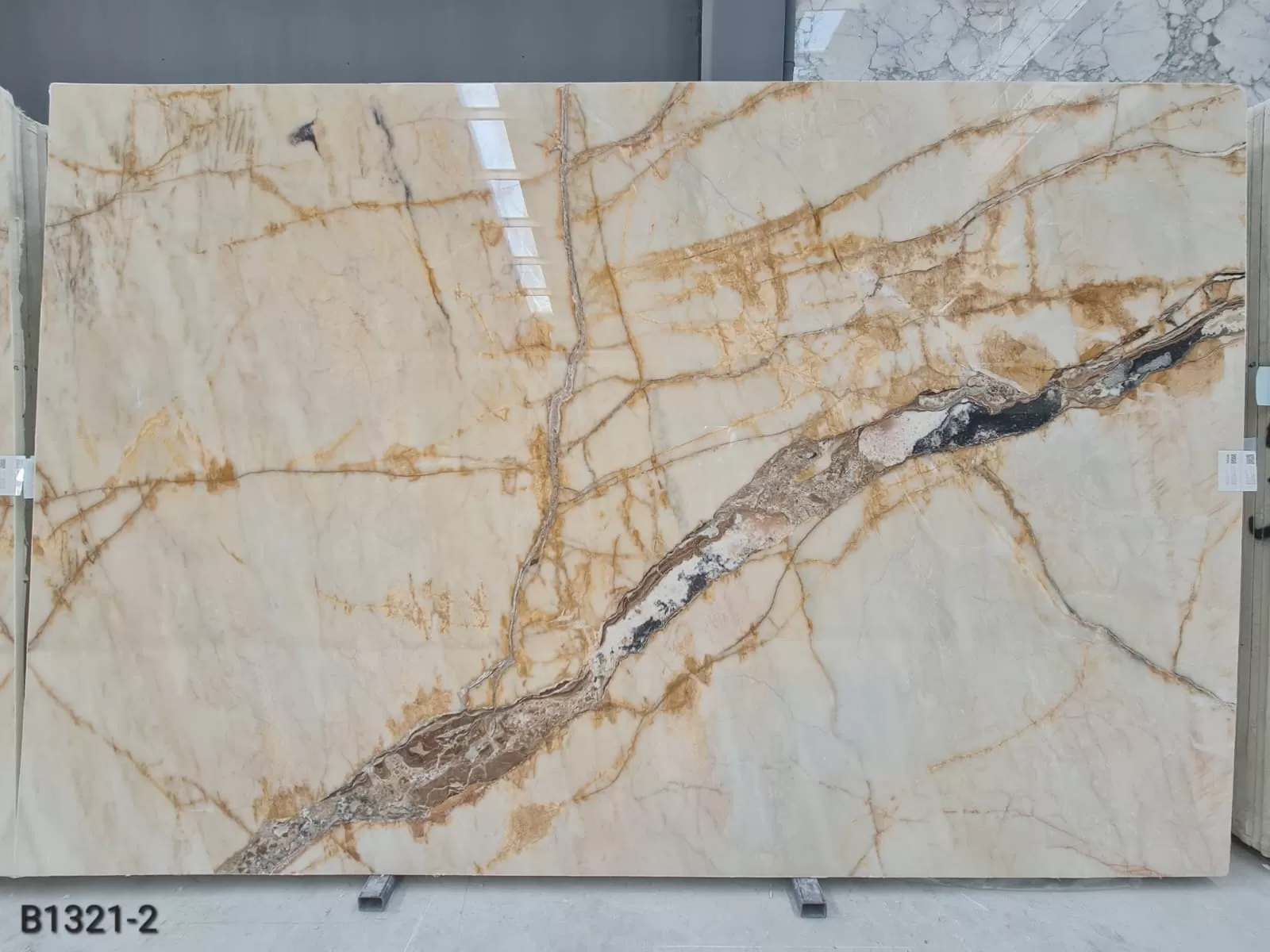 B1321 - 2 CM Gold River Polished