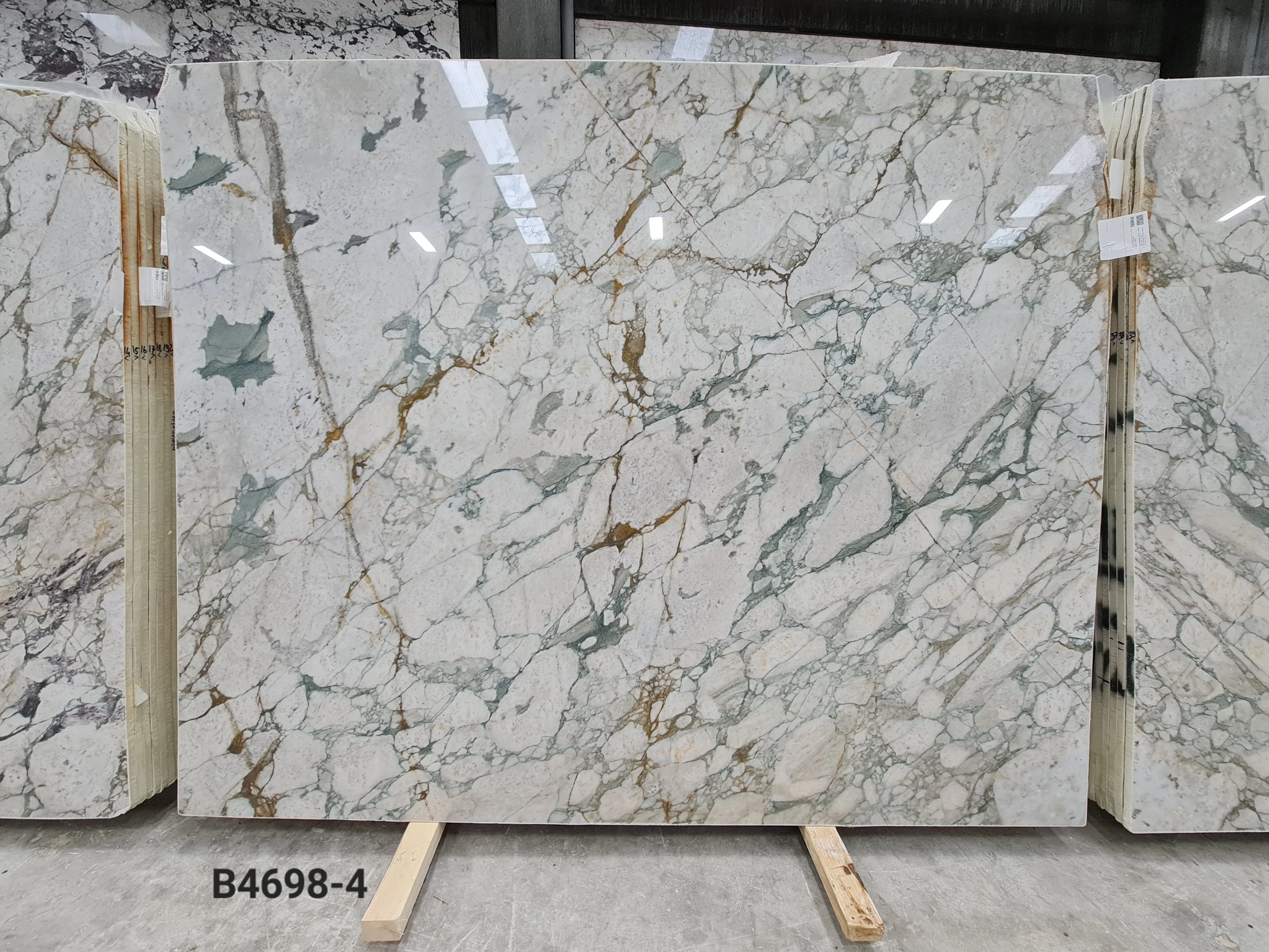 B4698 - 2 CM Calacatta Green Polished