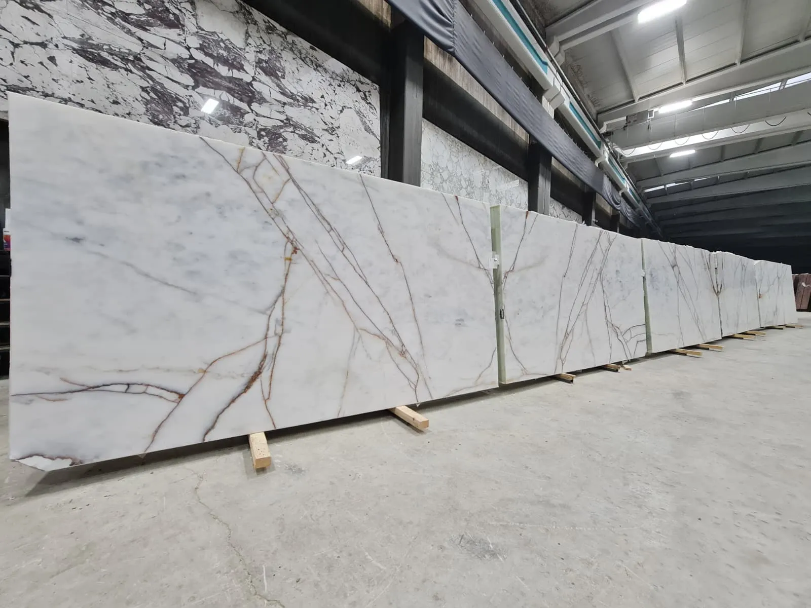 B5209 - 2 CM White River Honed