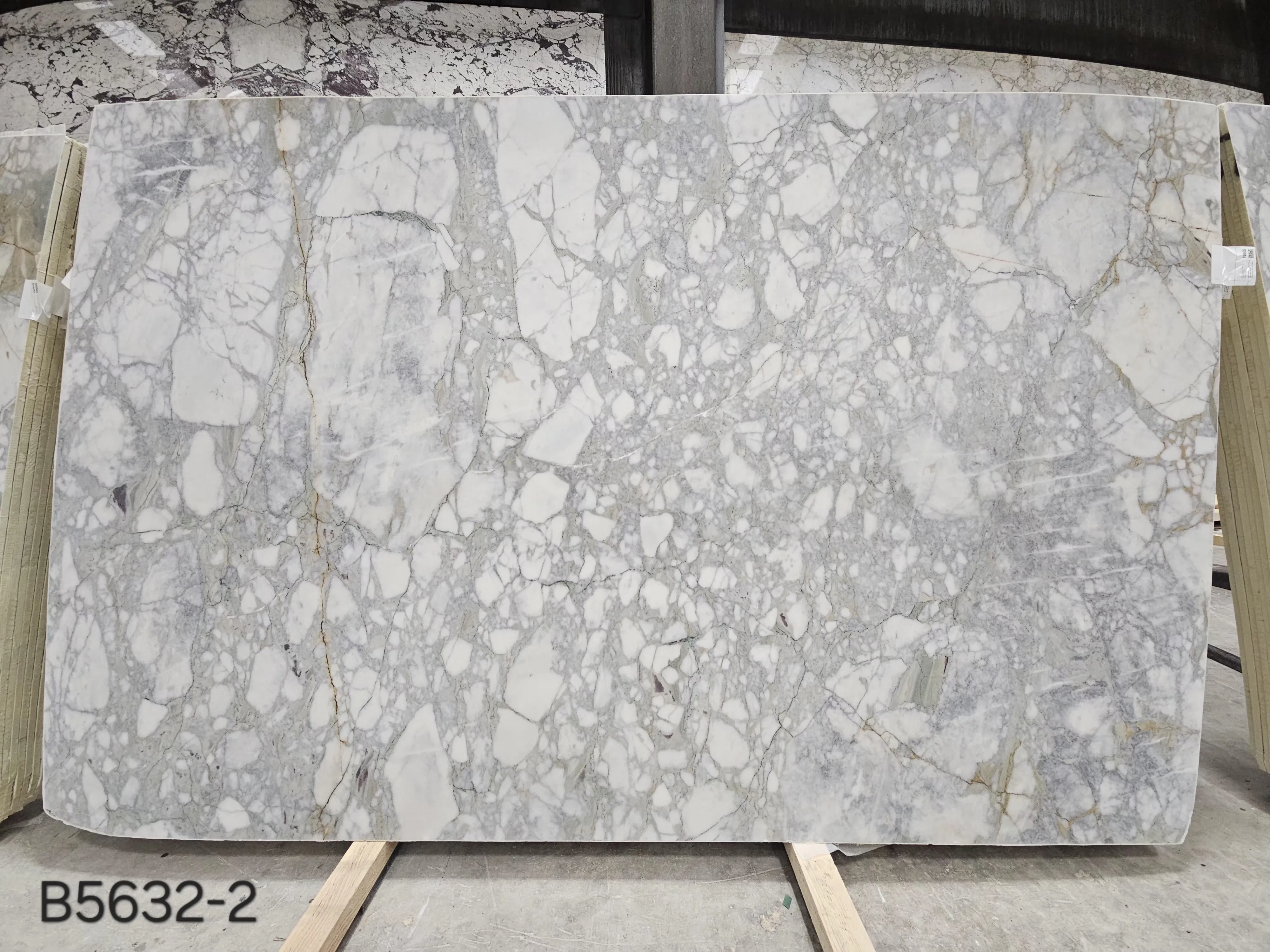 B5632 - 2 CM Calacatta Green Honed