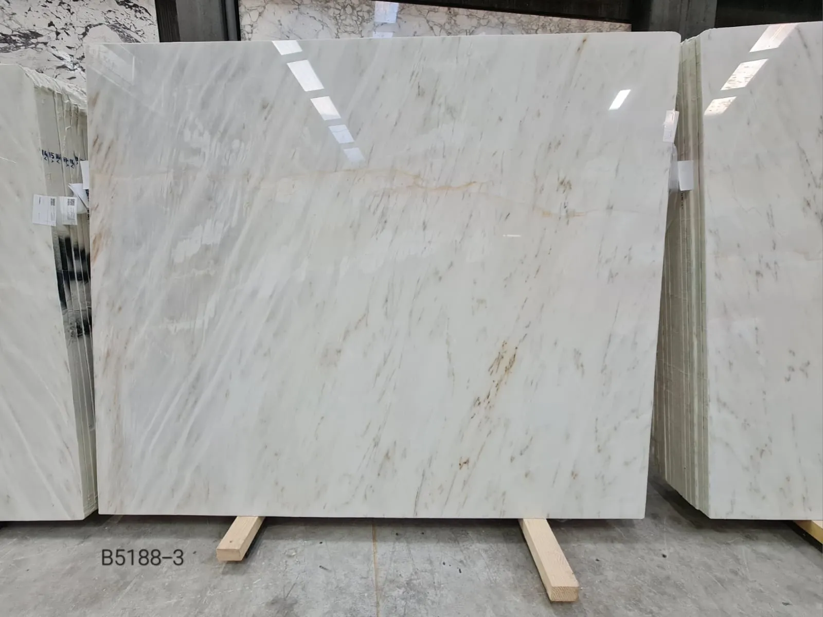 B5188 - 2 CM Calacatta Amber Polished