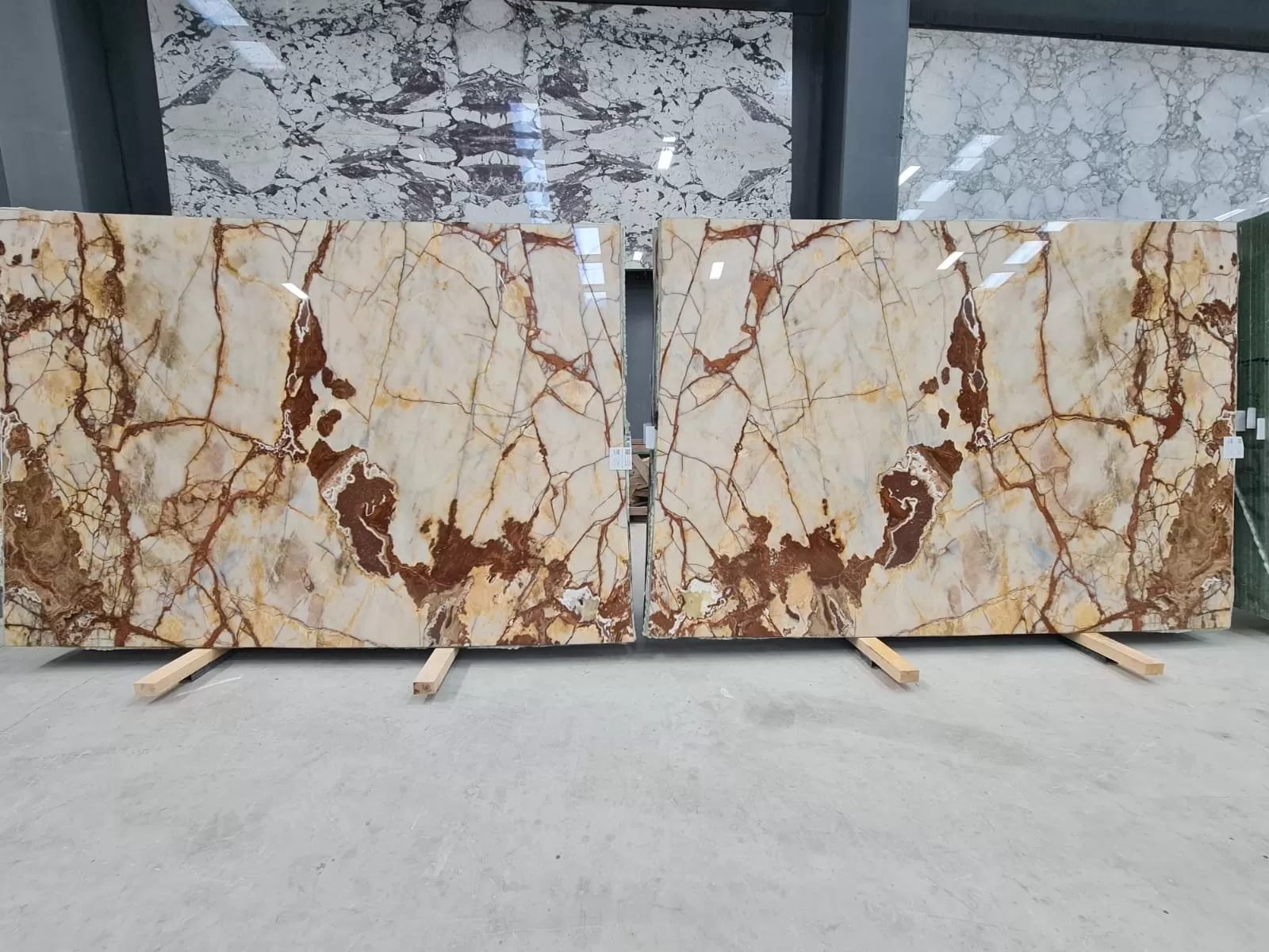 B1577 - 2CM GOLD RIVER POLISHED