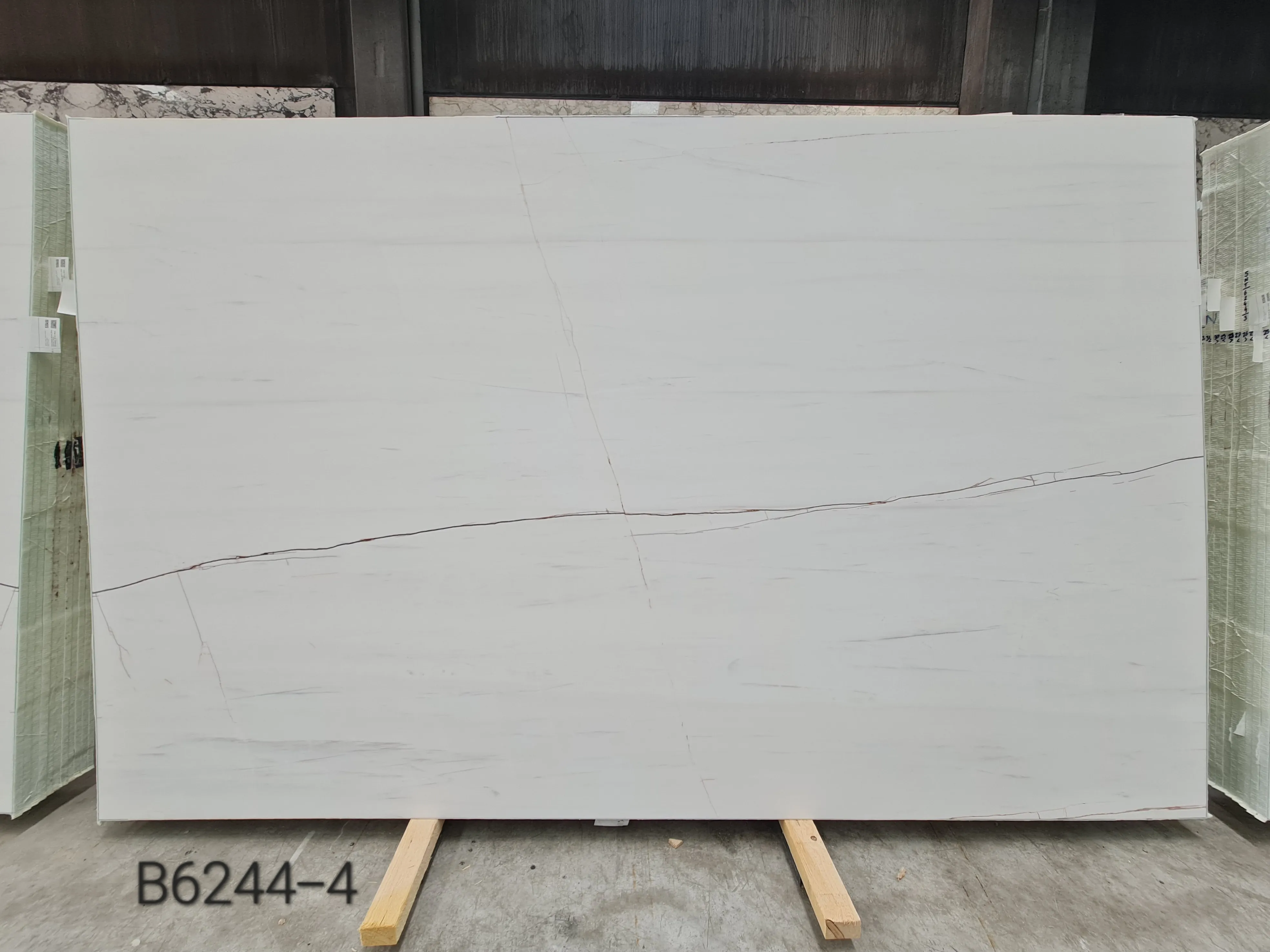 B6244 - 2 CM Rosso Venato Honed