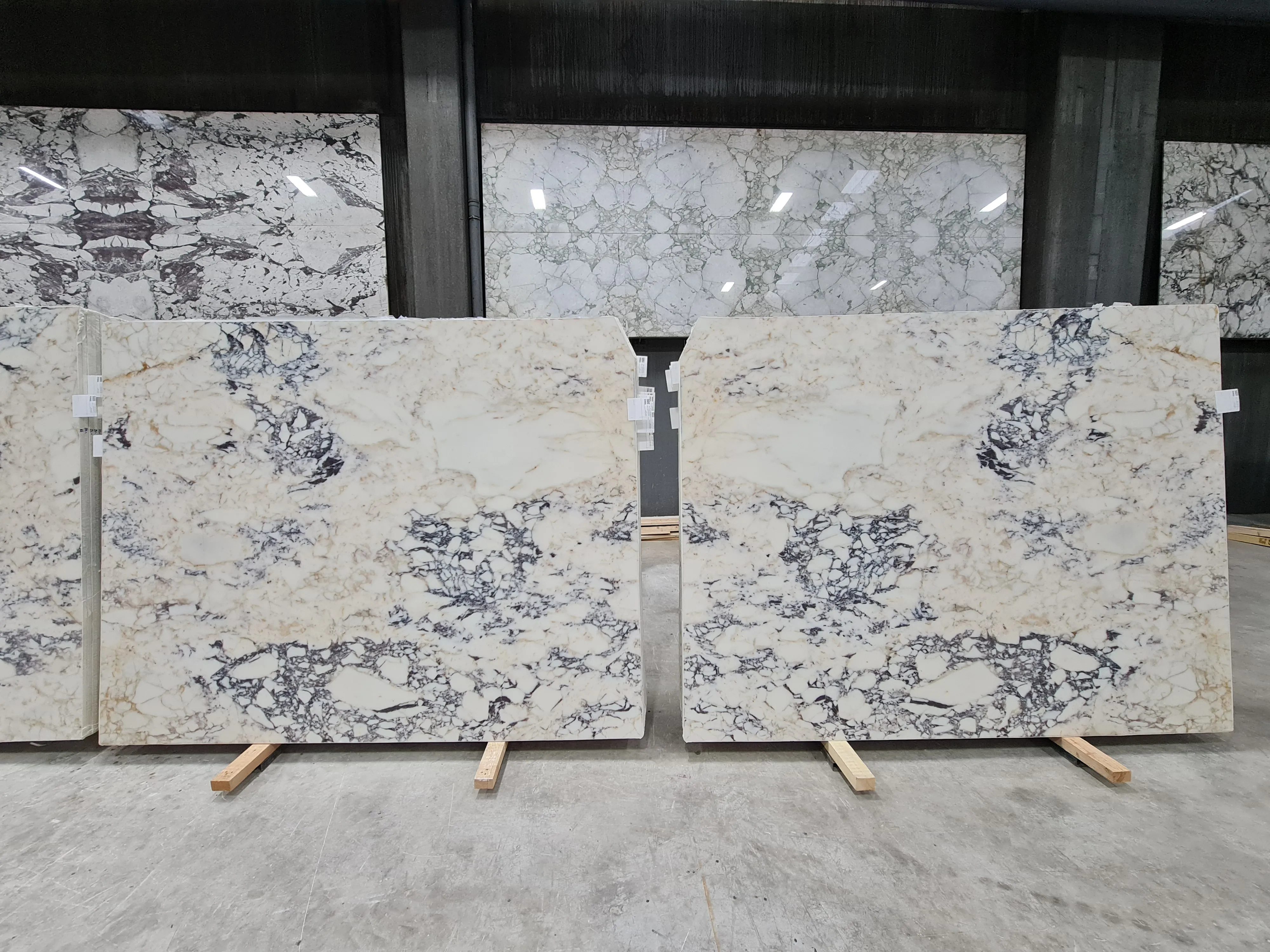 B4902 - 2 CM Afyon Violet Polished