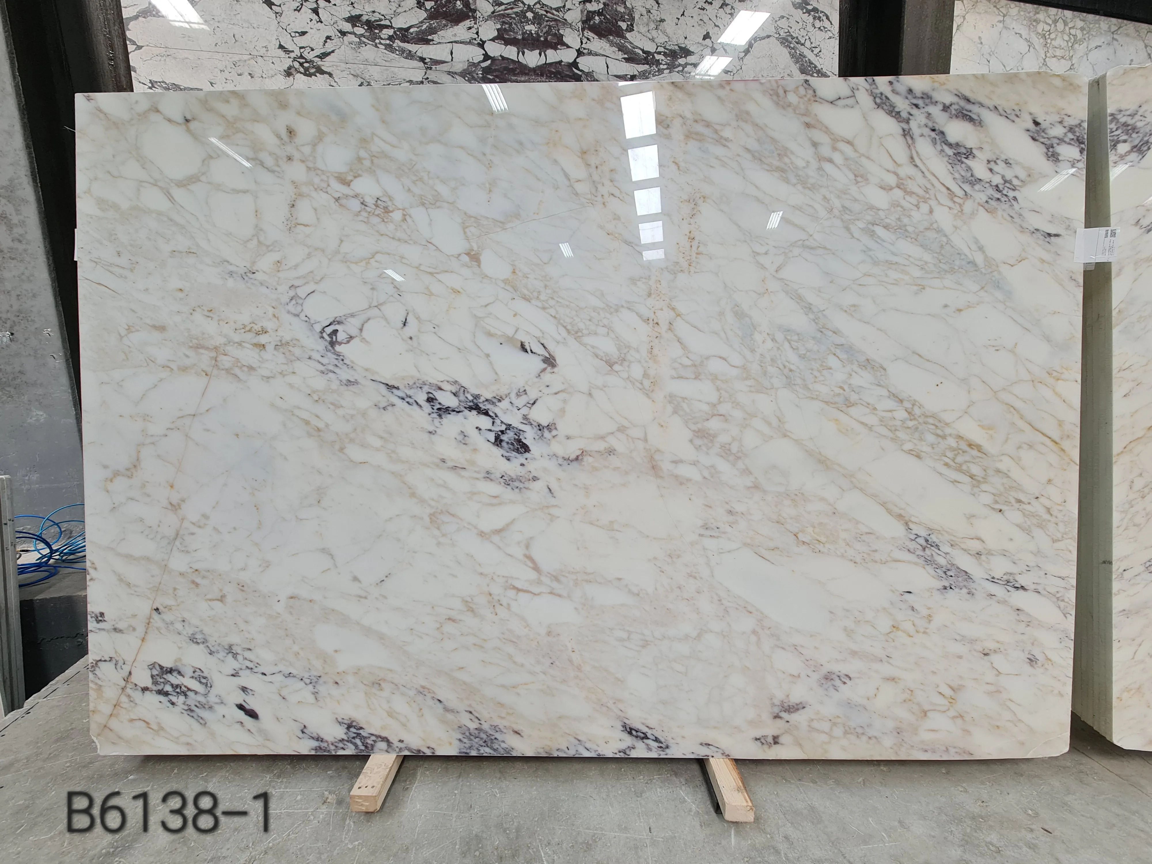 B6138 - 2 CM Afyon Sugar Violet Polished