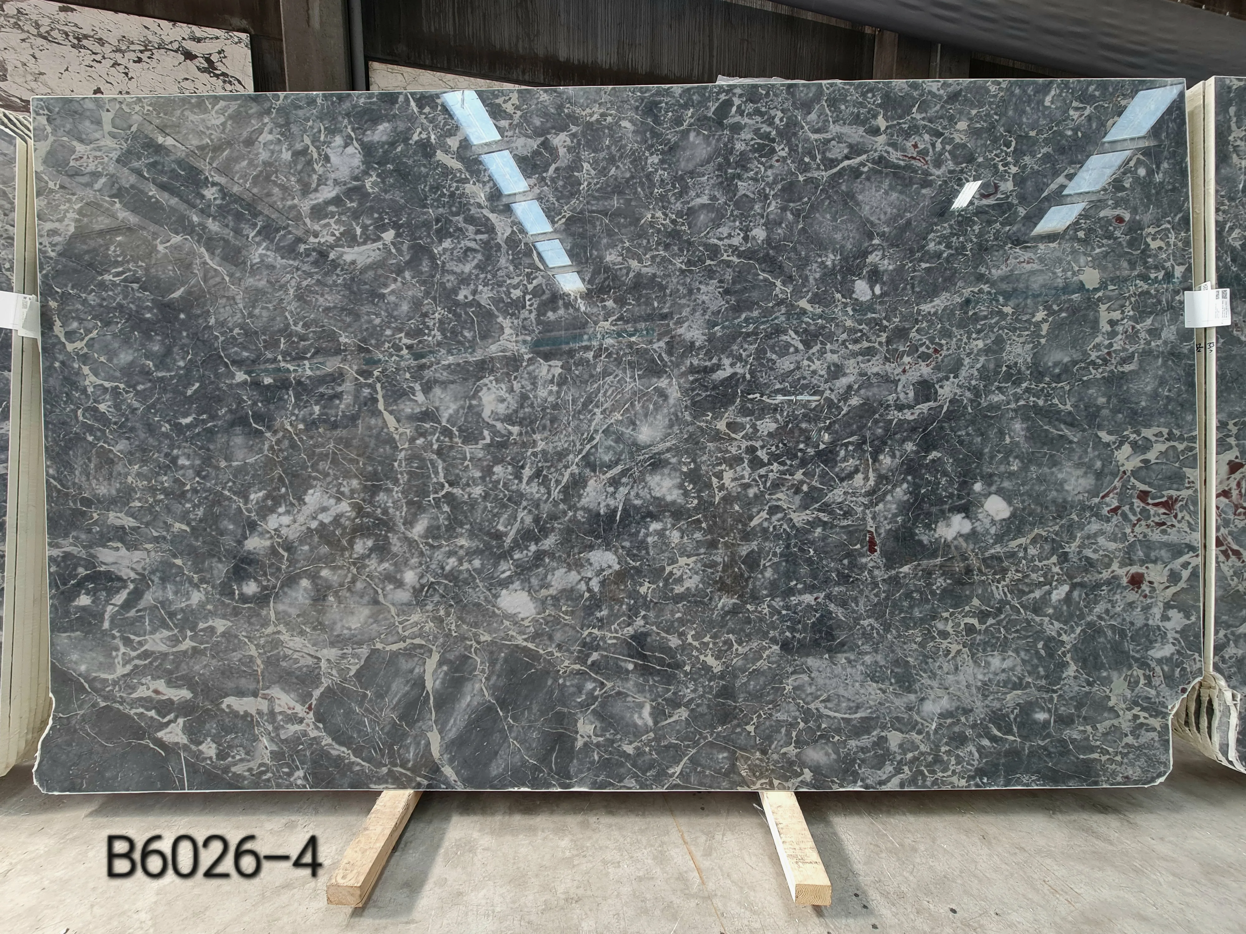 B6026 - 2 CM Jaguar Grey Polished