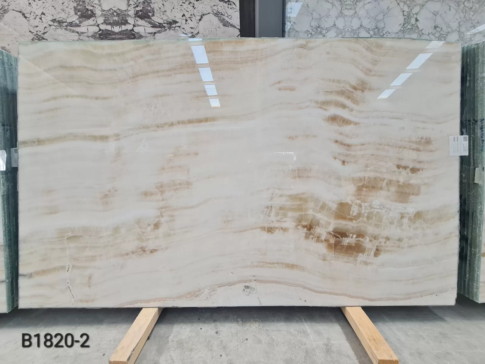 B1820 - 2CM WHITE ONYX POLISHED
