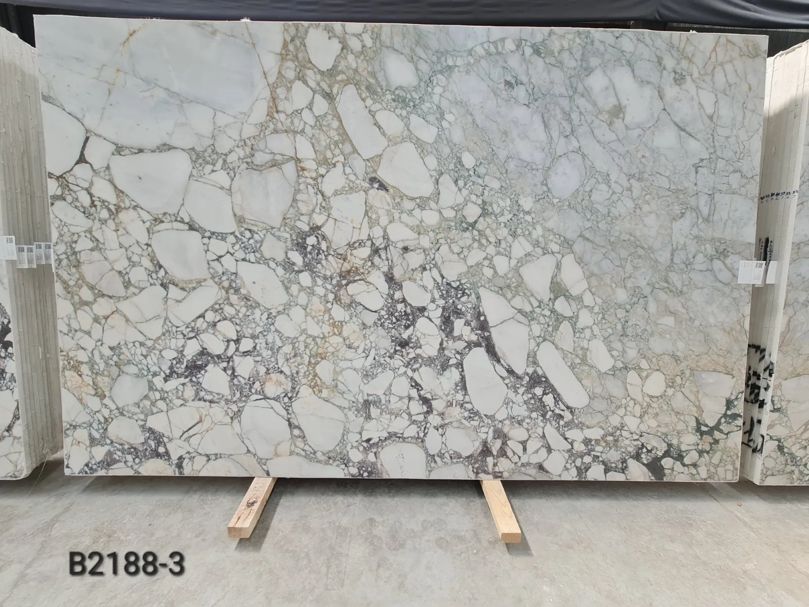 B2188 - 2 CM Calacatta Green Honed