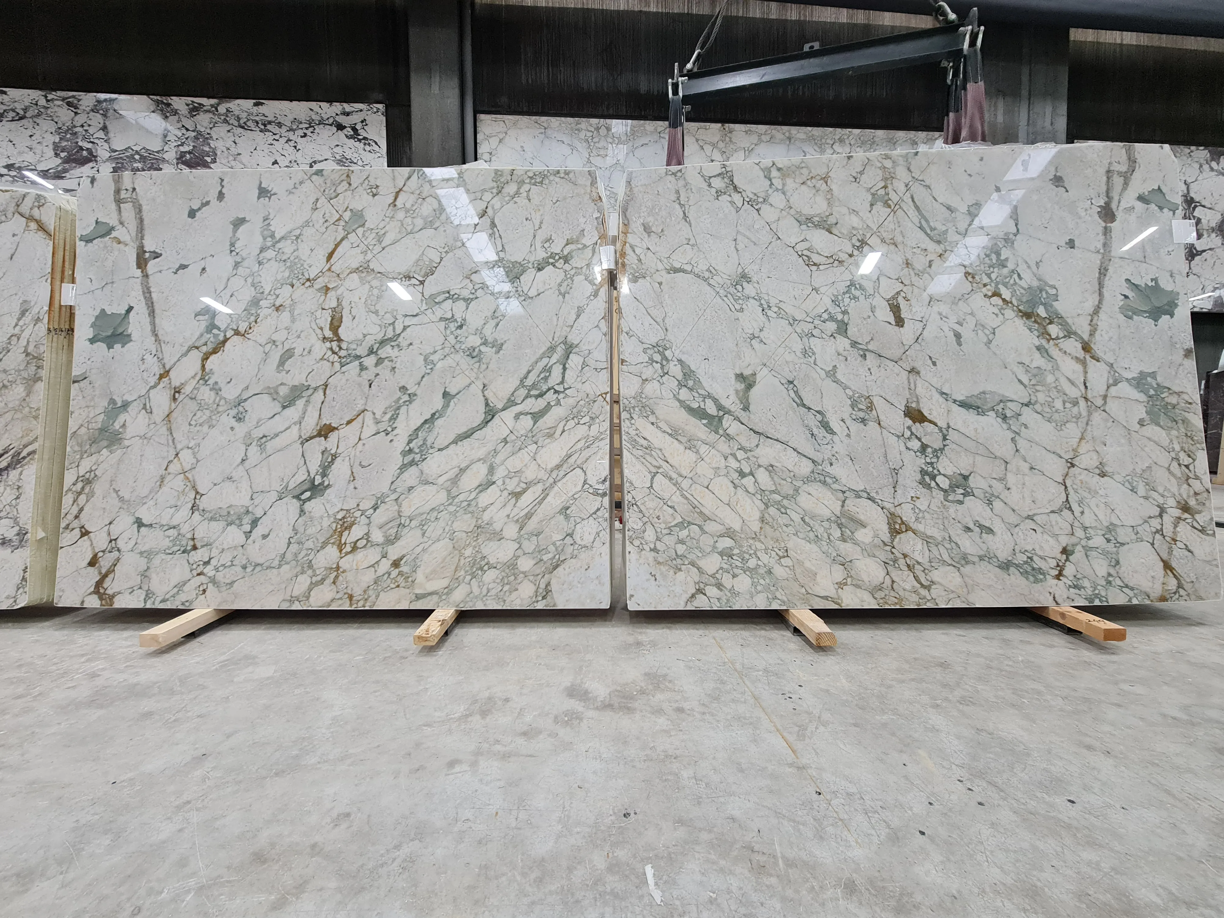 B4698 - 2 CM Calacatta Green Polished