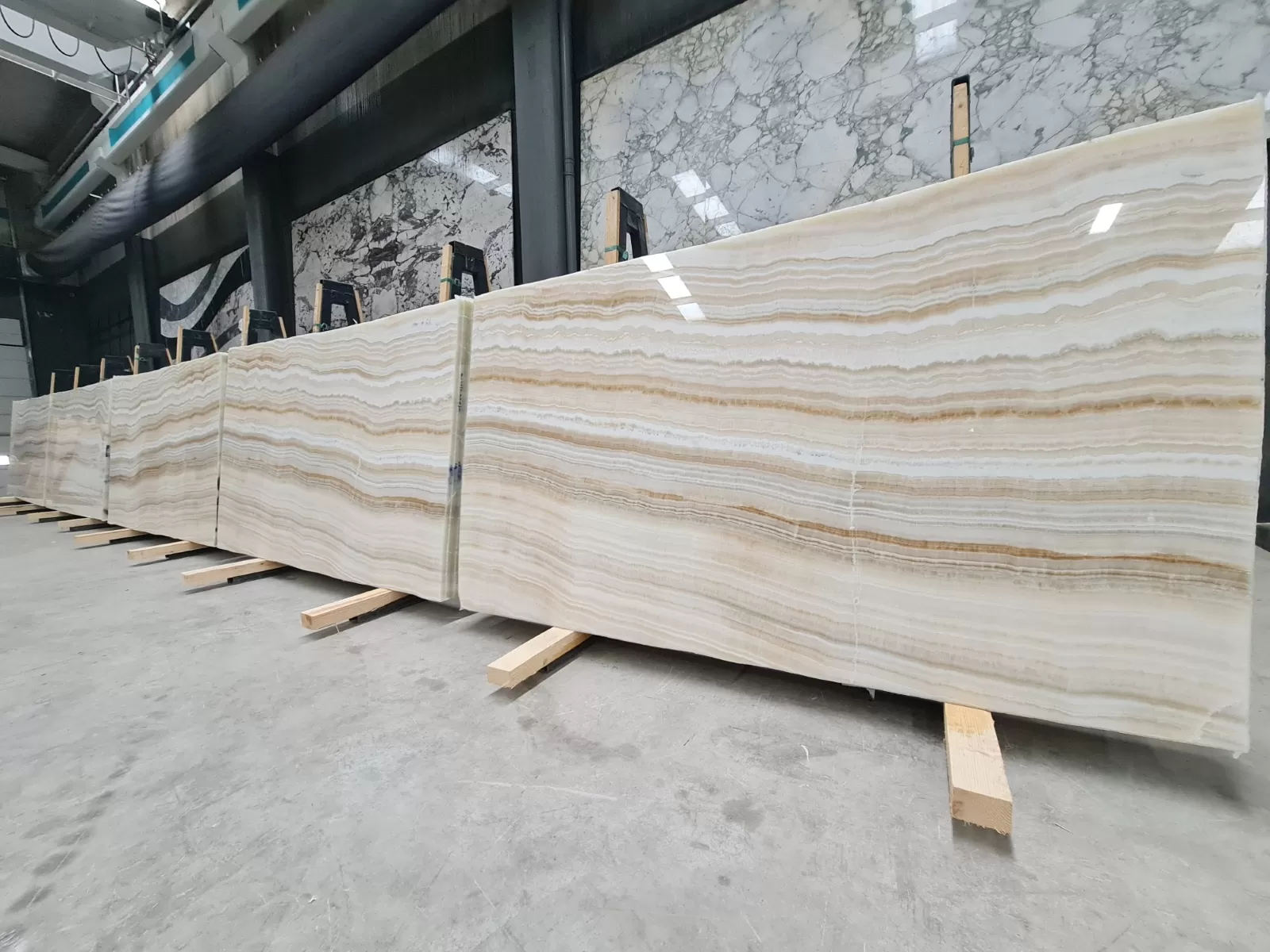 B1974 - 2CM WHITE ONYX POLISHED
