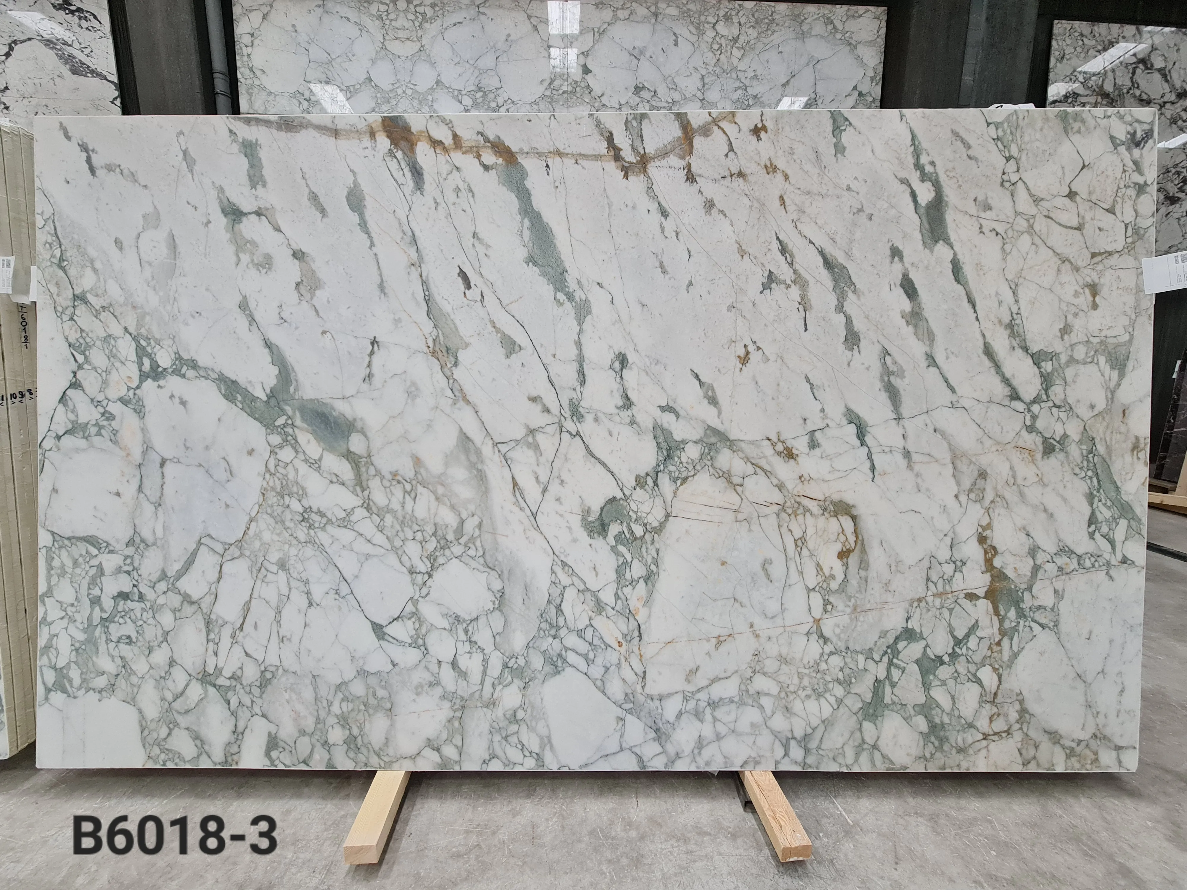 B6018 - 2 CM Calacatta Green Honed