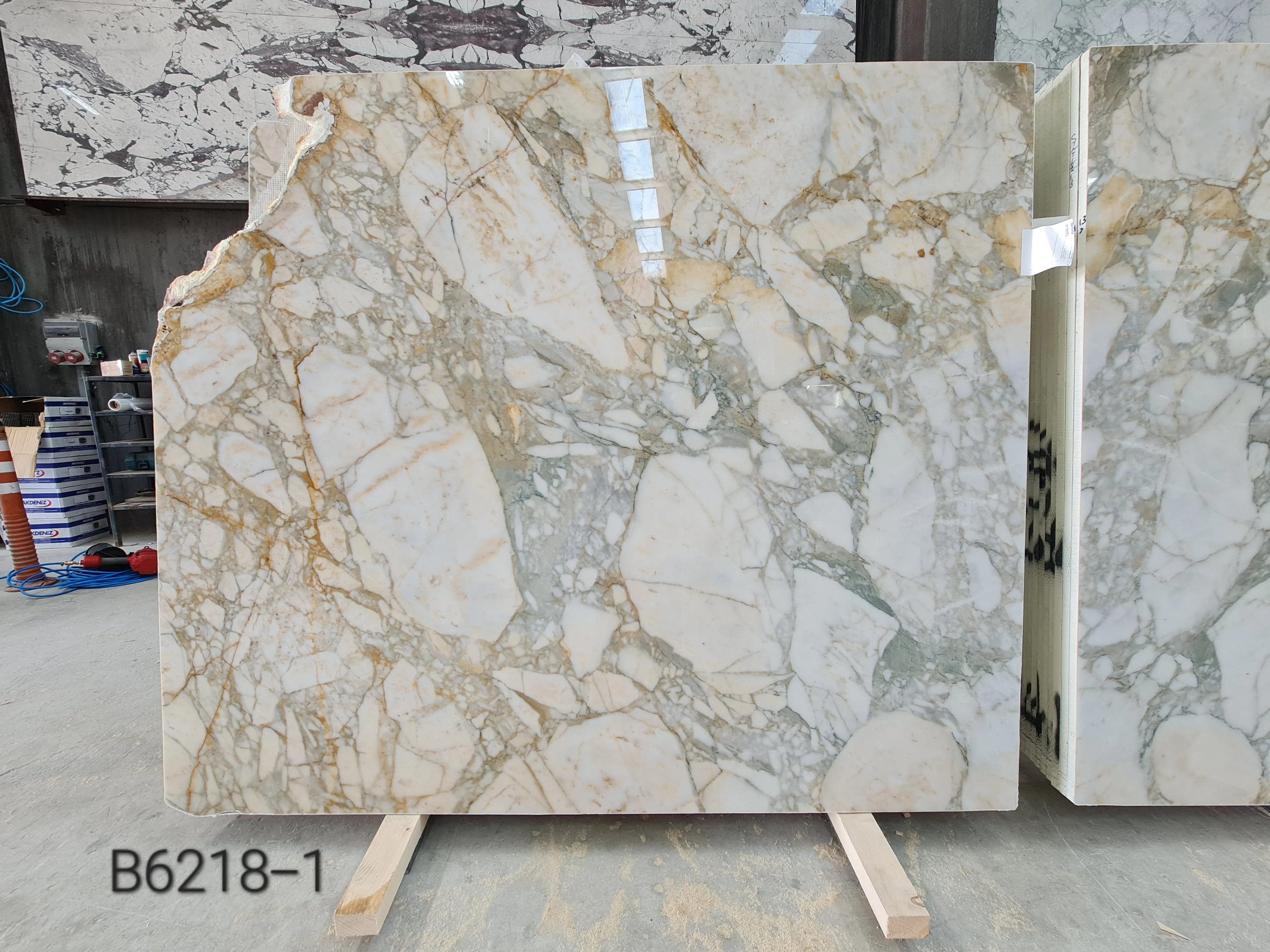 B6218 - 2 CM Calacatta Green Polished