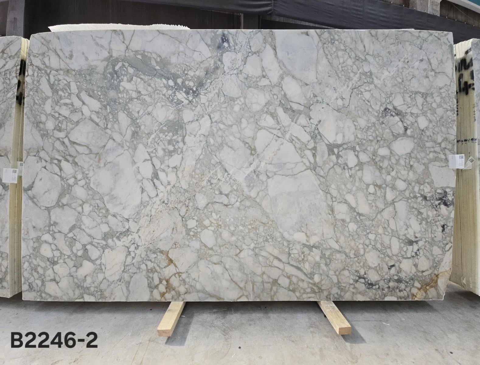 B2246A - 2 CM Calacatta Green Honed