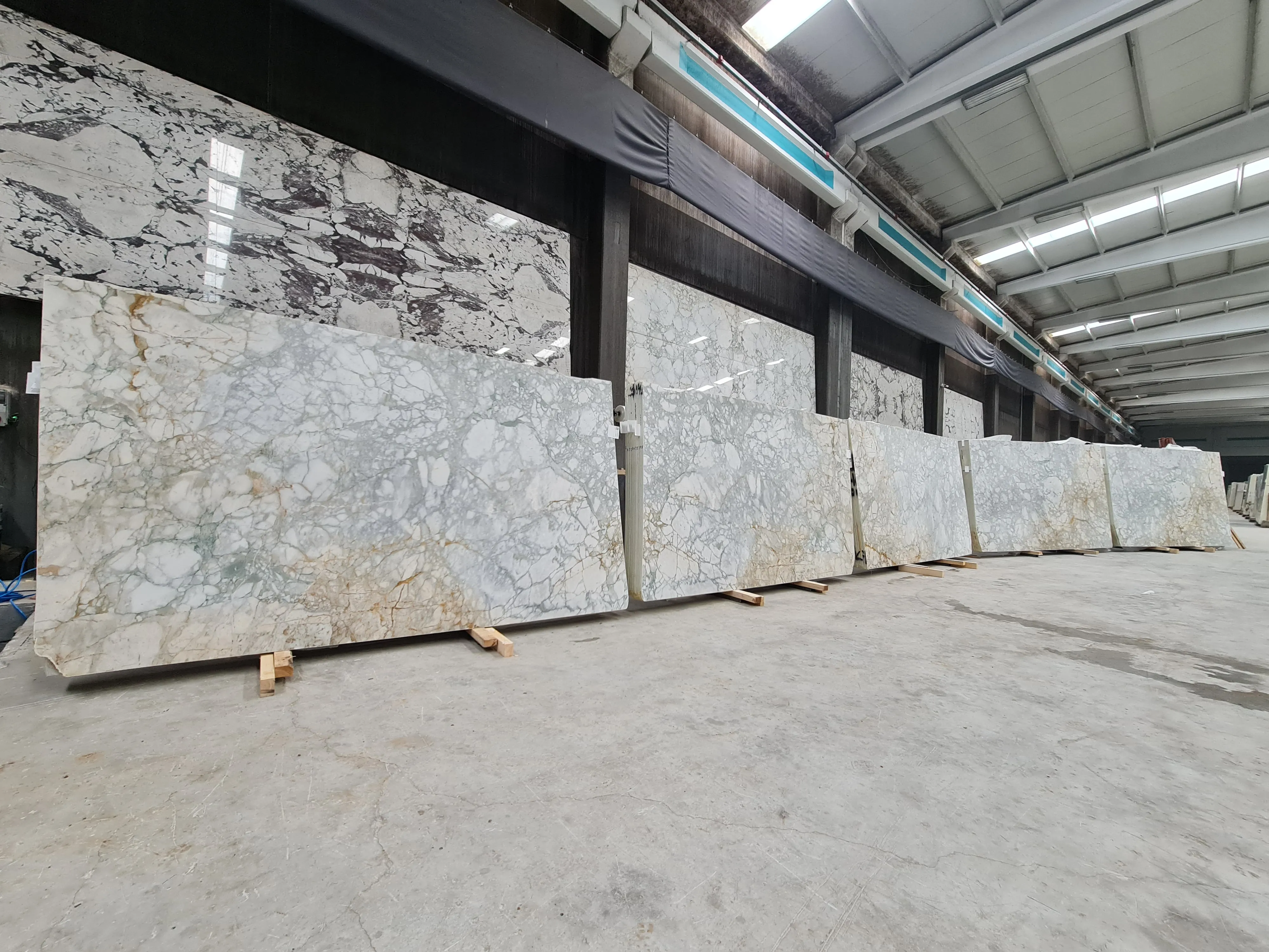 B6135 - 2 CM Calacatta Green Honed