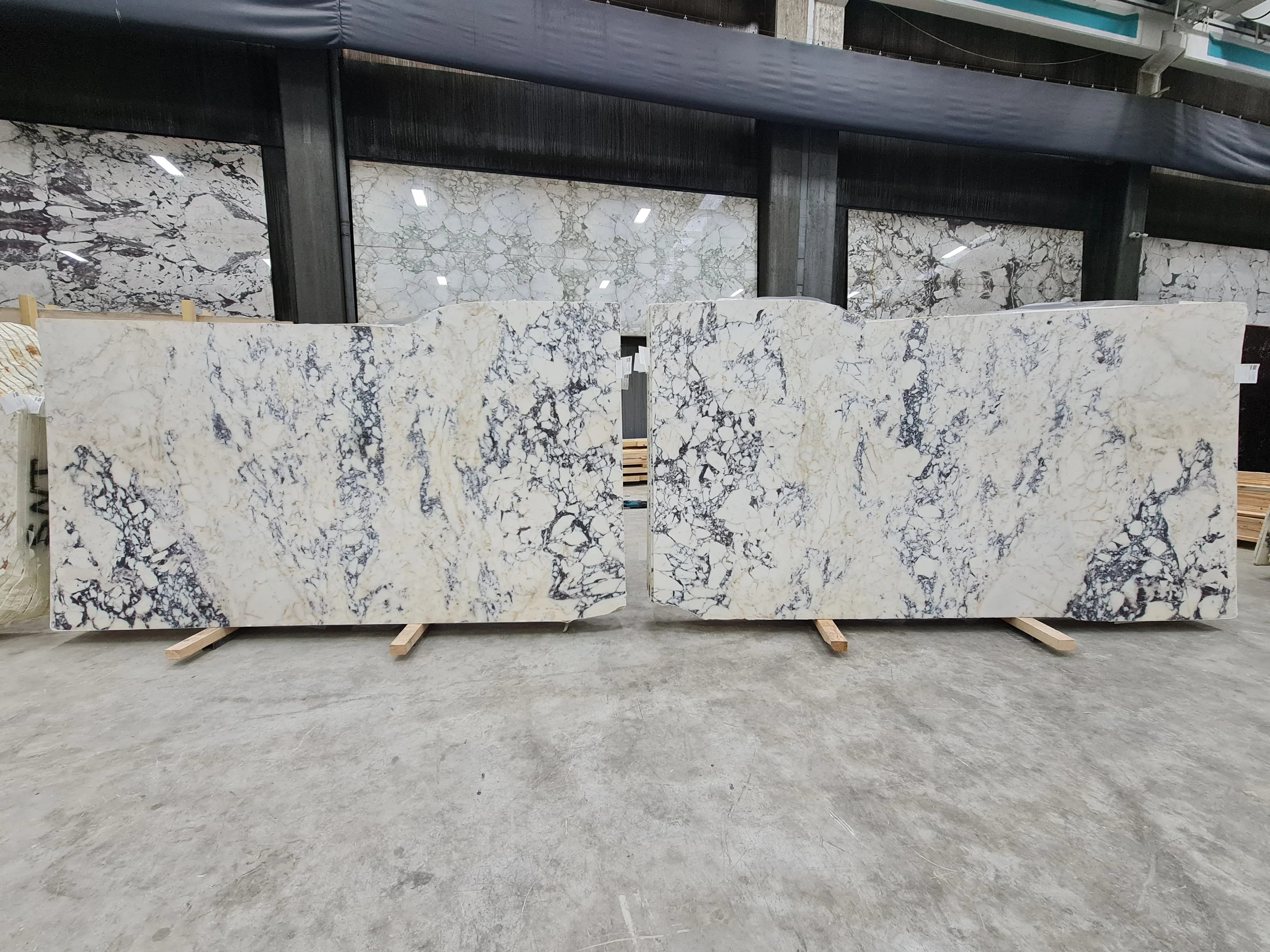 B4767 - 2 CM Afyon Violet Honed