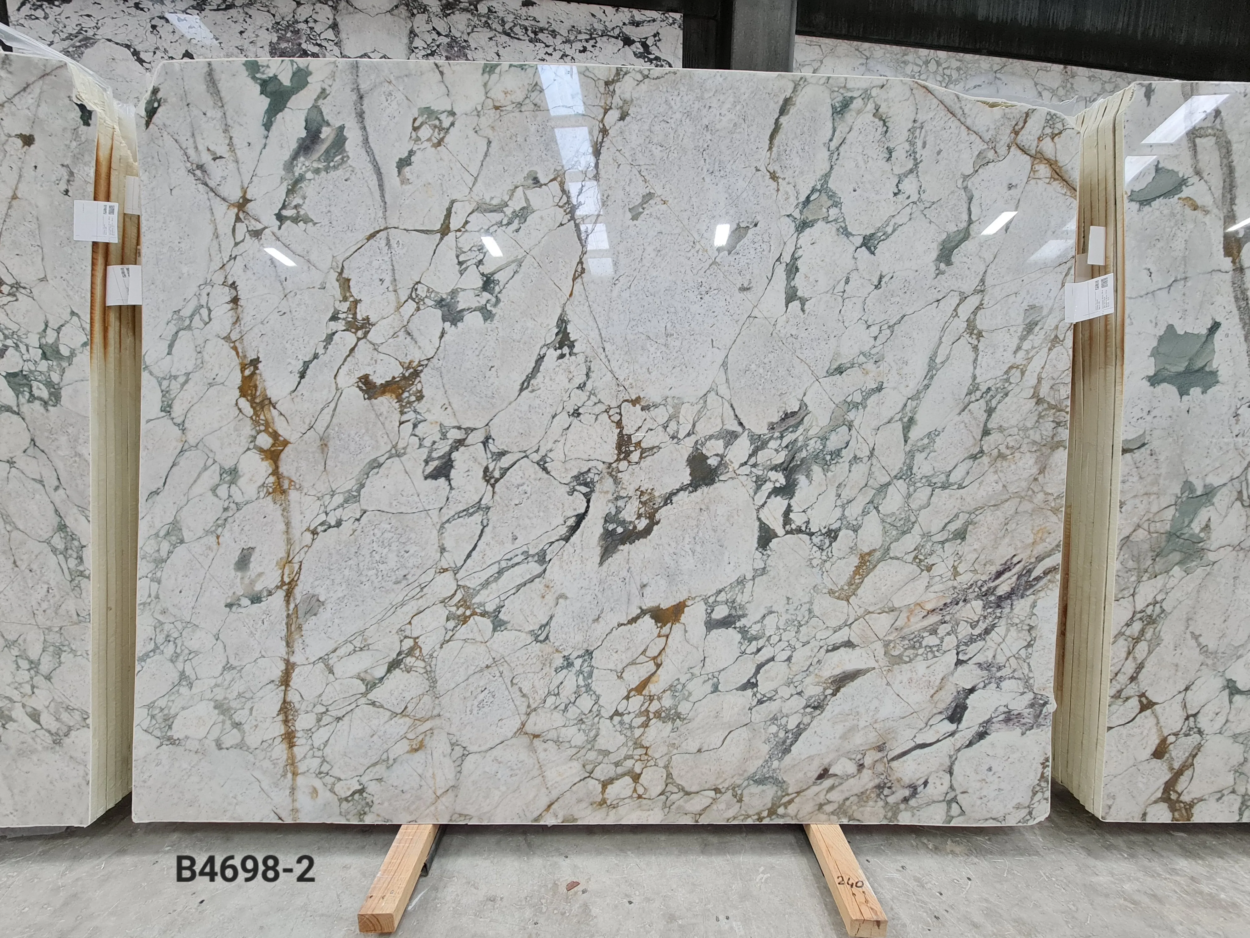 B4698 - 2 CM Calacatta Green Polished