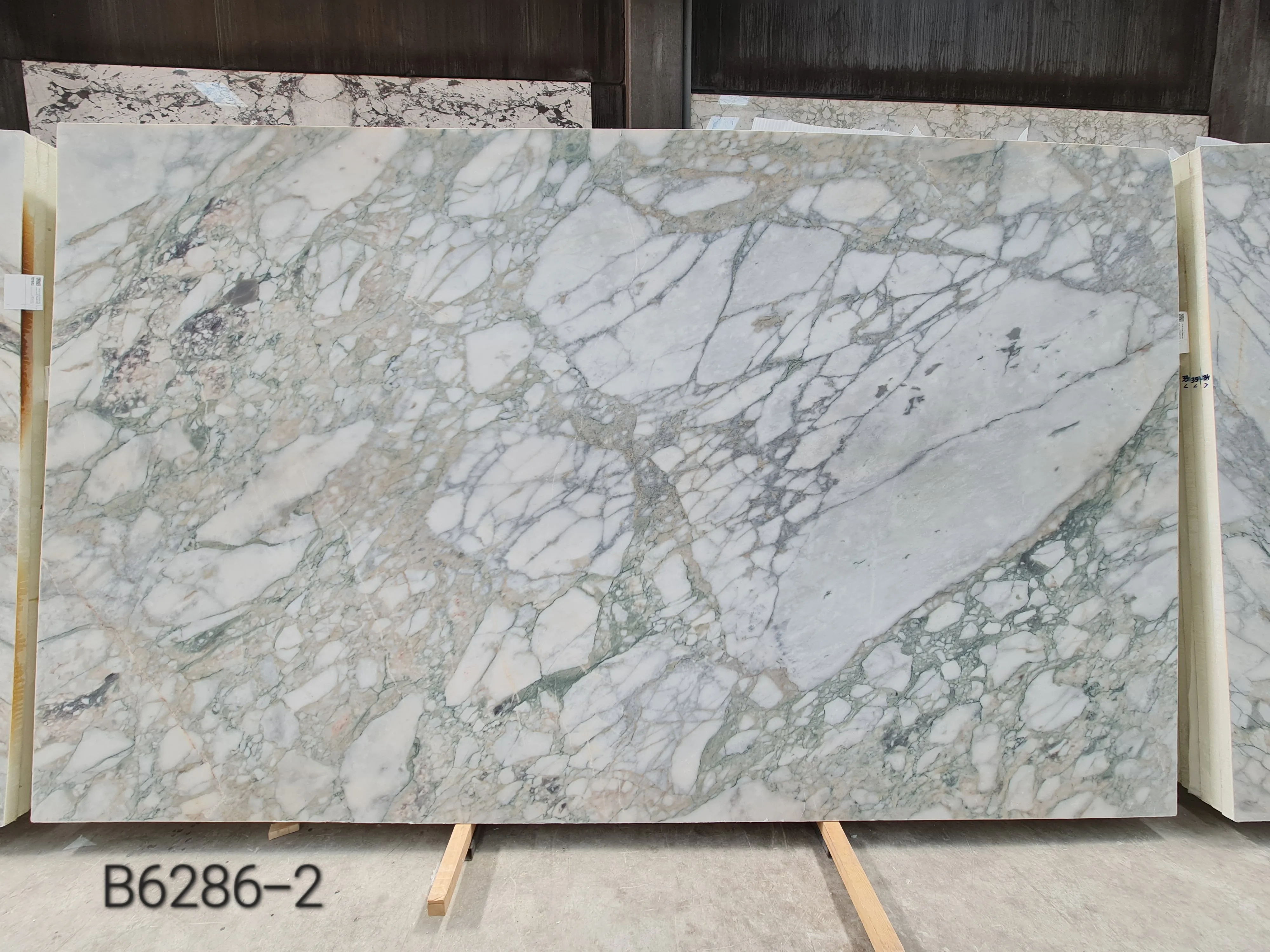 B6286 - 3 CM Calacatta Green Honed