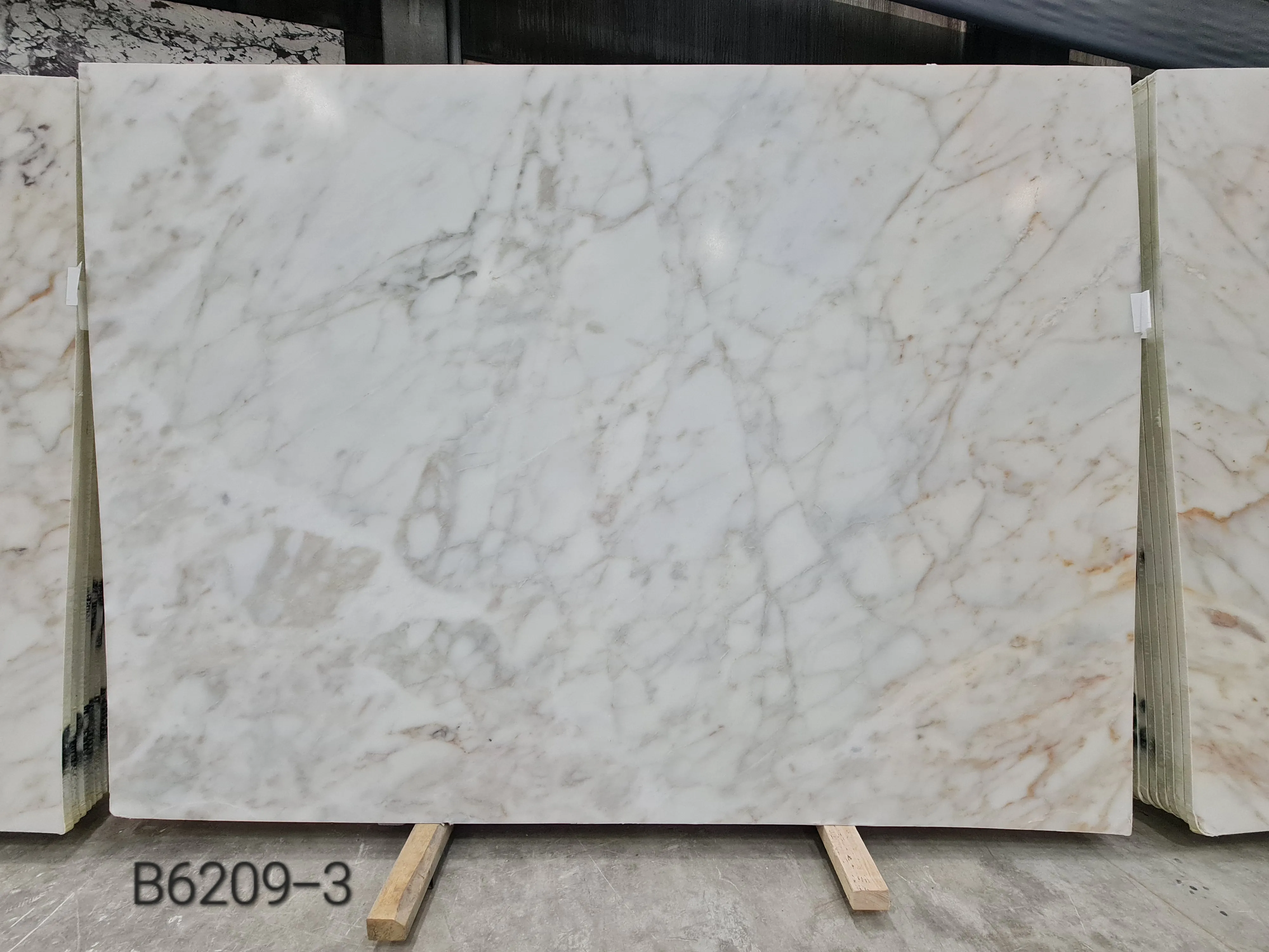 B6209 - 2 CM Afyon Gold Honed