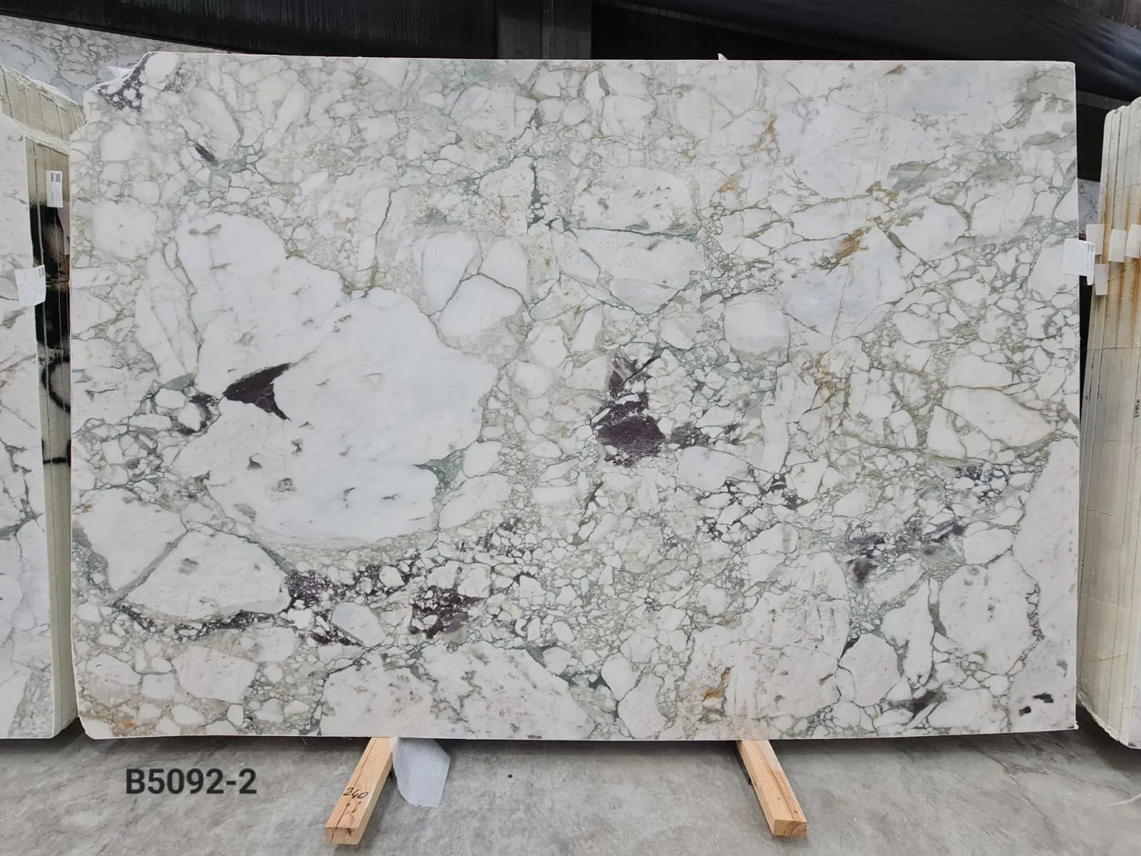 B5092 - 2 CM Calacatta Green Honed