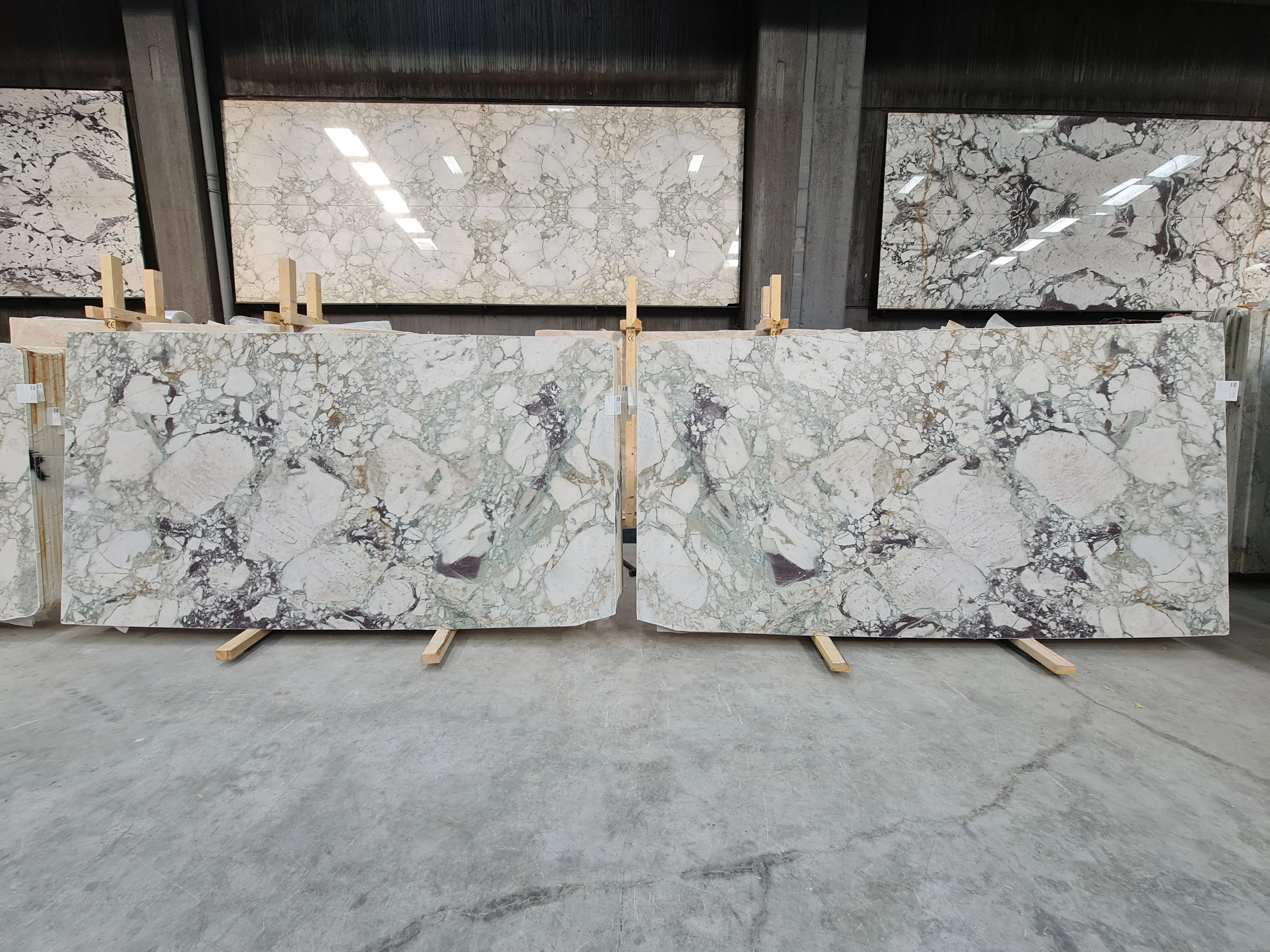 B5047 - 2 CM Calacatta Green Honed