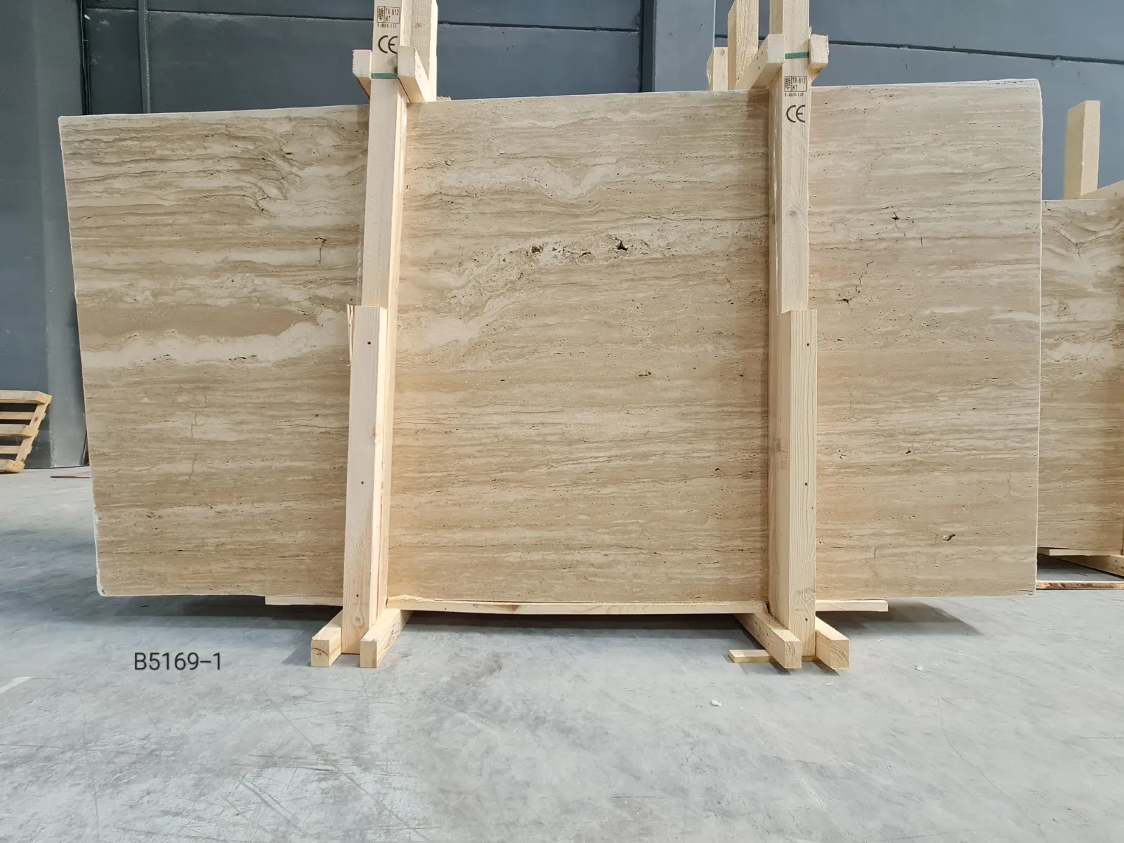 B5169 - 2 CM Veincut Travertine Unfilled Honed