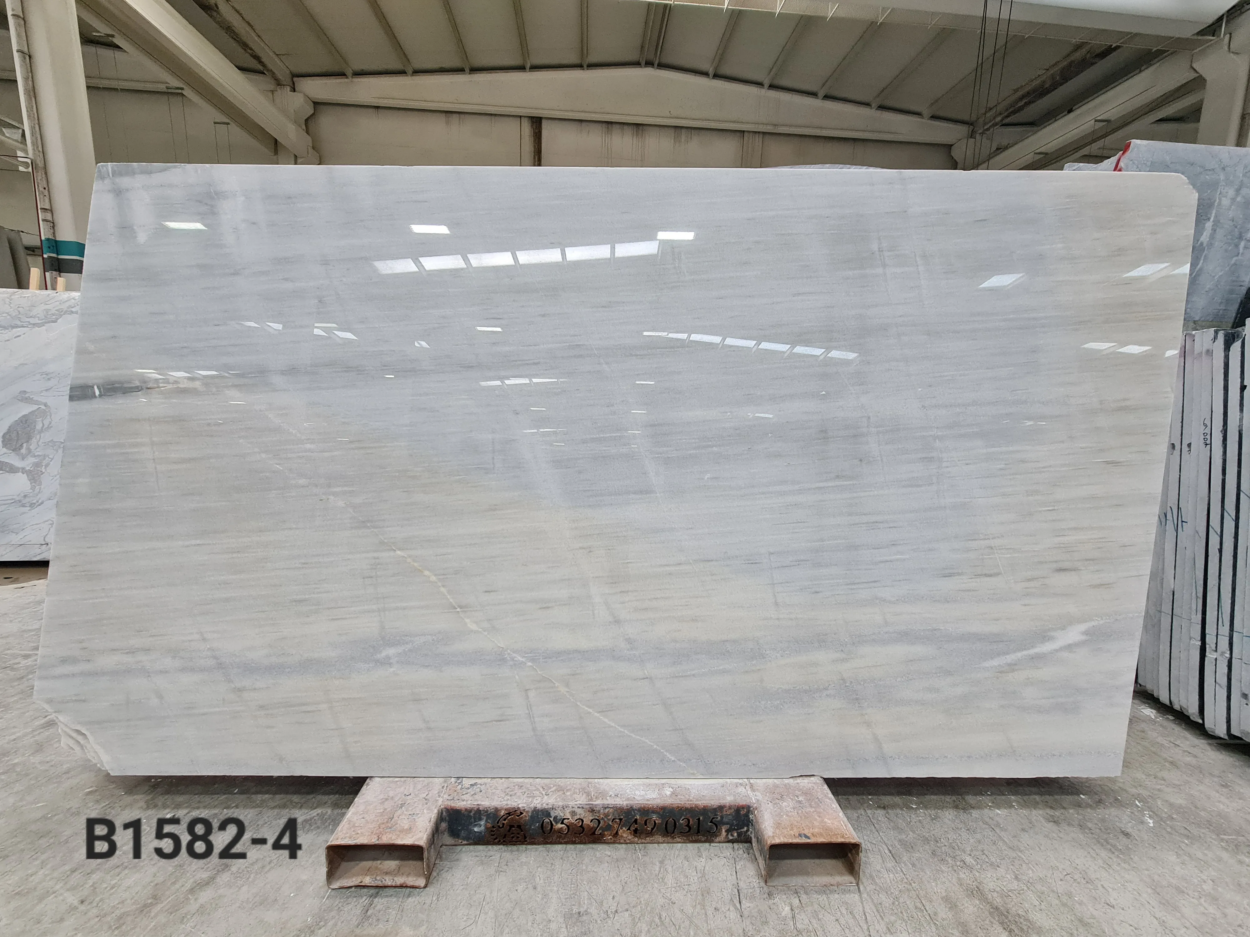 B1582 - 2 CM Glacier White Polished