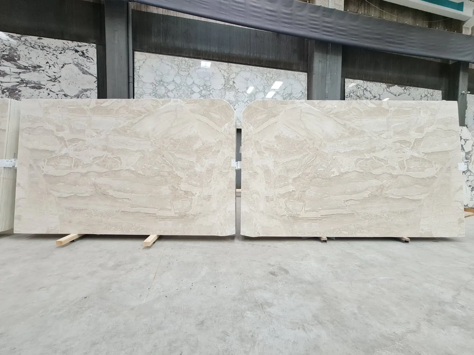 B4770 - 2 CM Diana Royal Honed