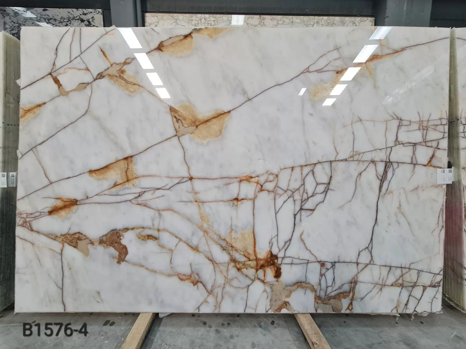 B1576 - 2 CM White River Polished