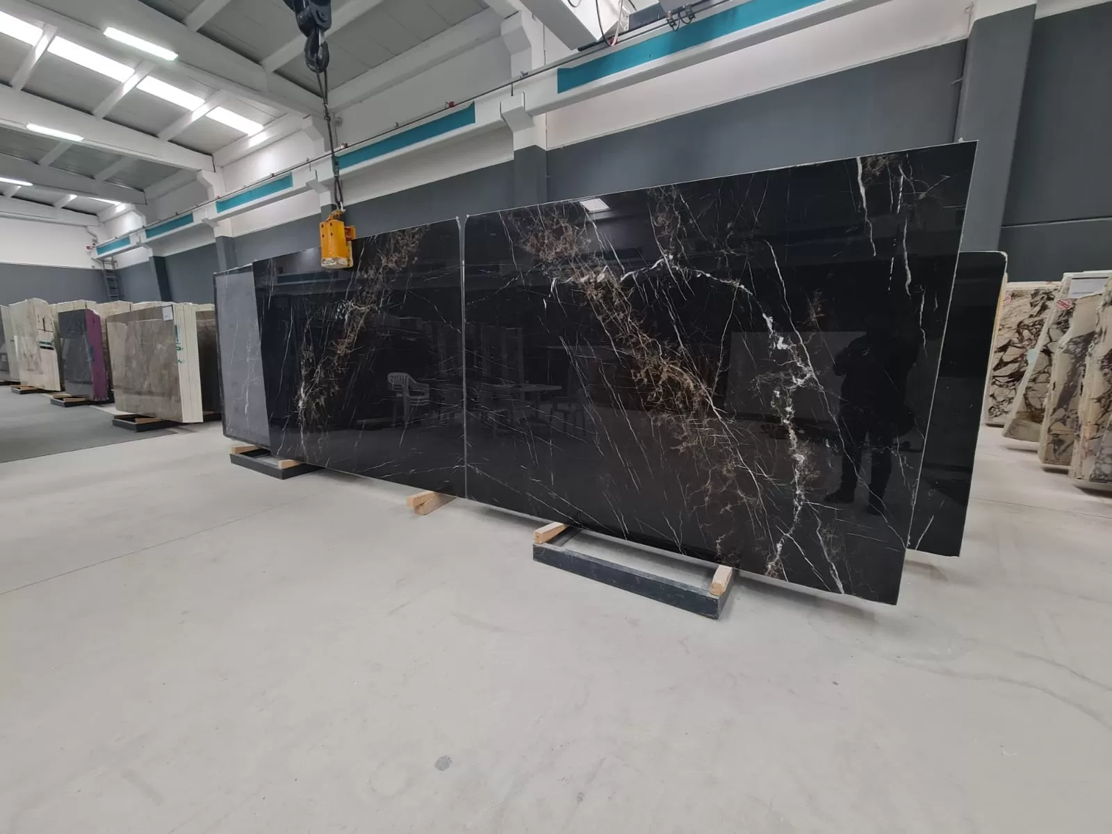B580 - 2CM Bruno Perla Polished