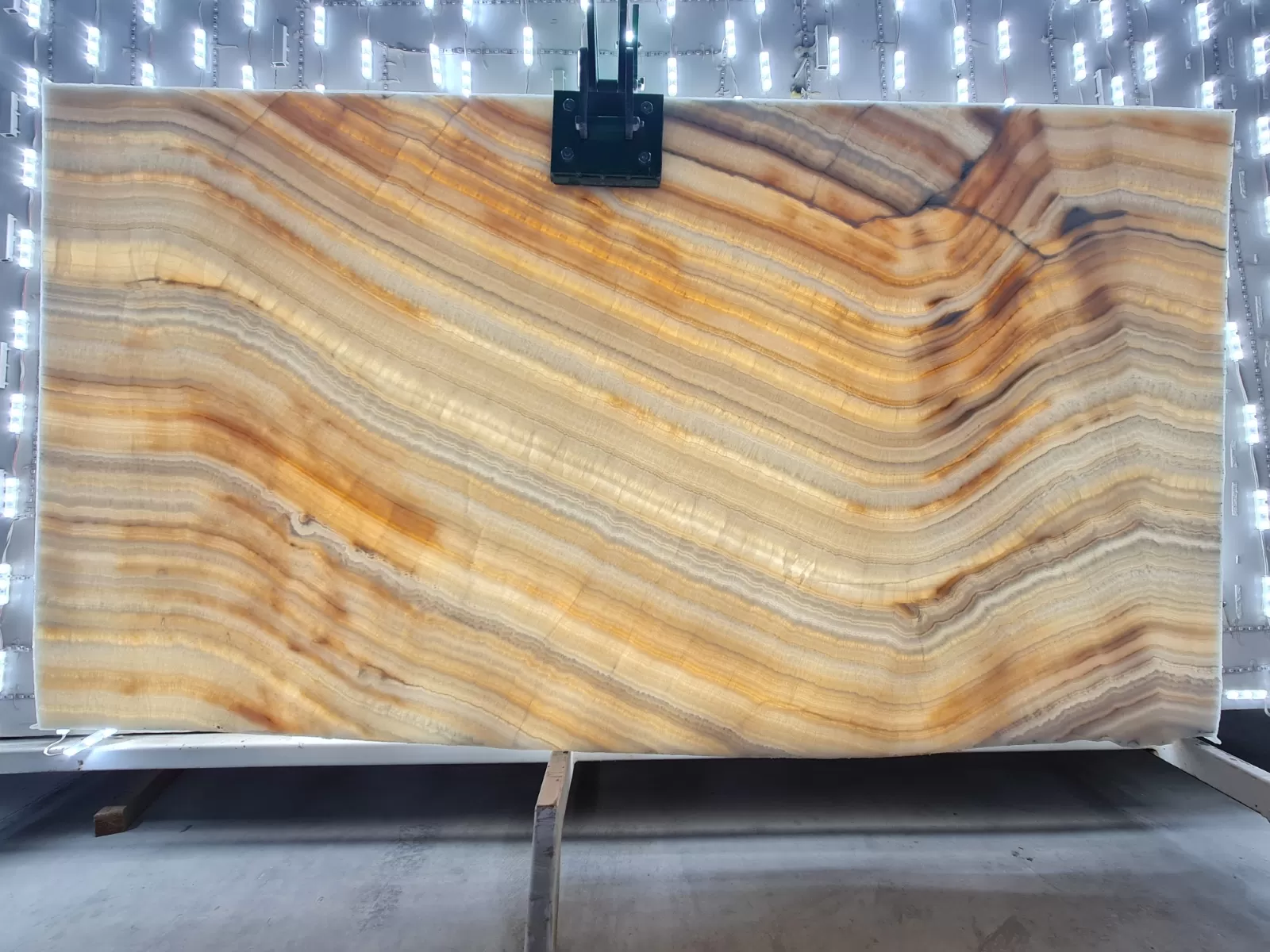 B1969 - 2CM WHITE ONYX POLISHED