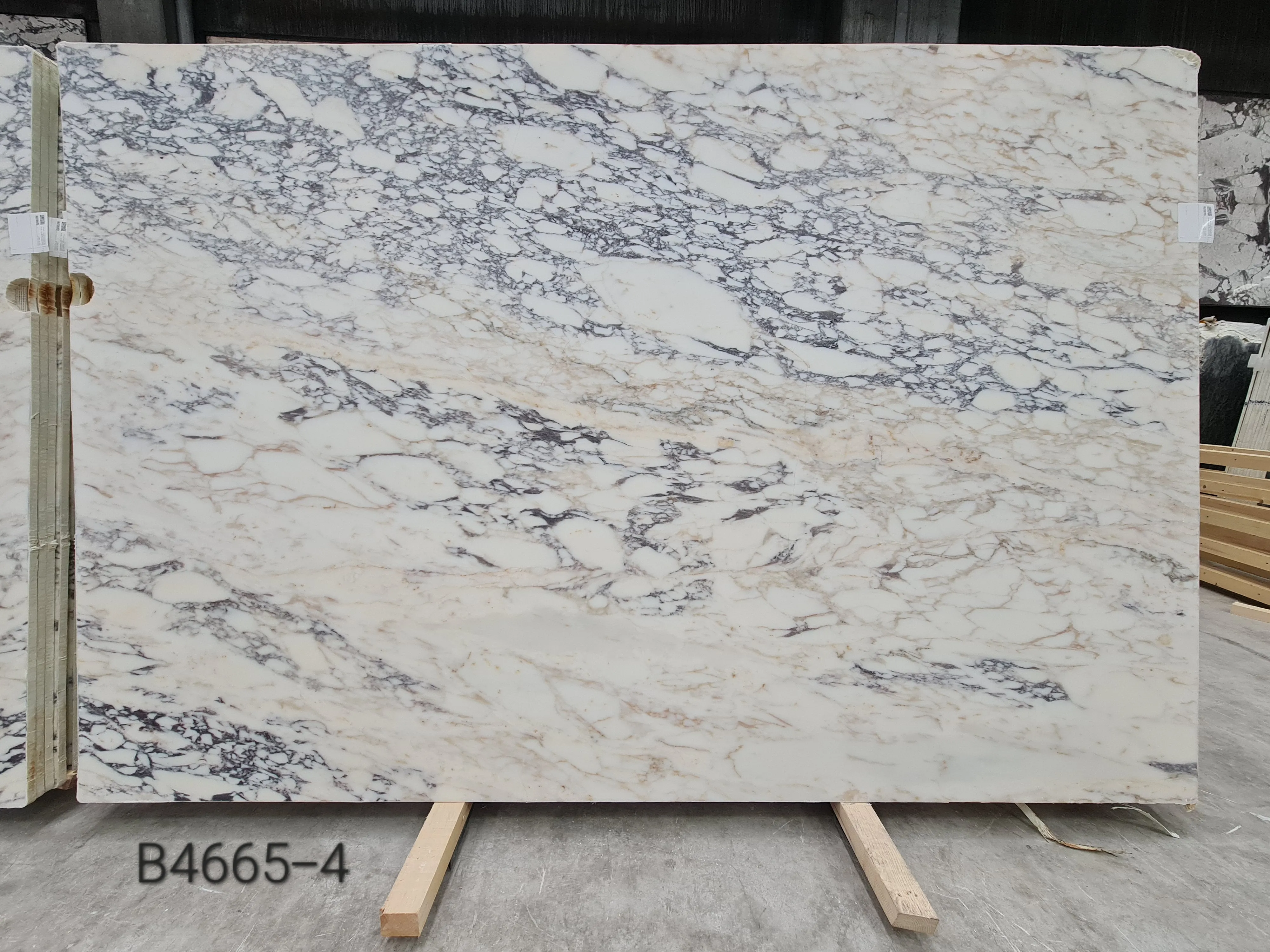 B4665 - 2 CM Afyon Sugar Violet Honed