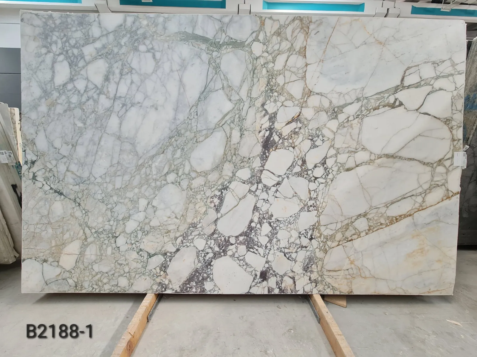 B2188 - 2 CM Calacatta Green Honed