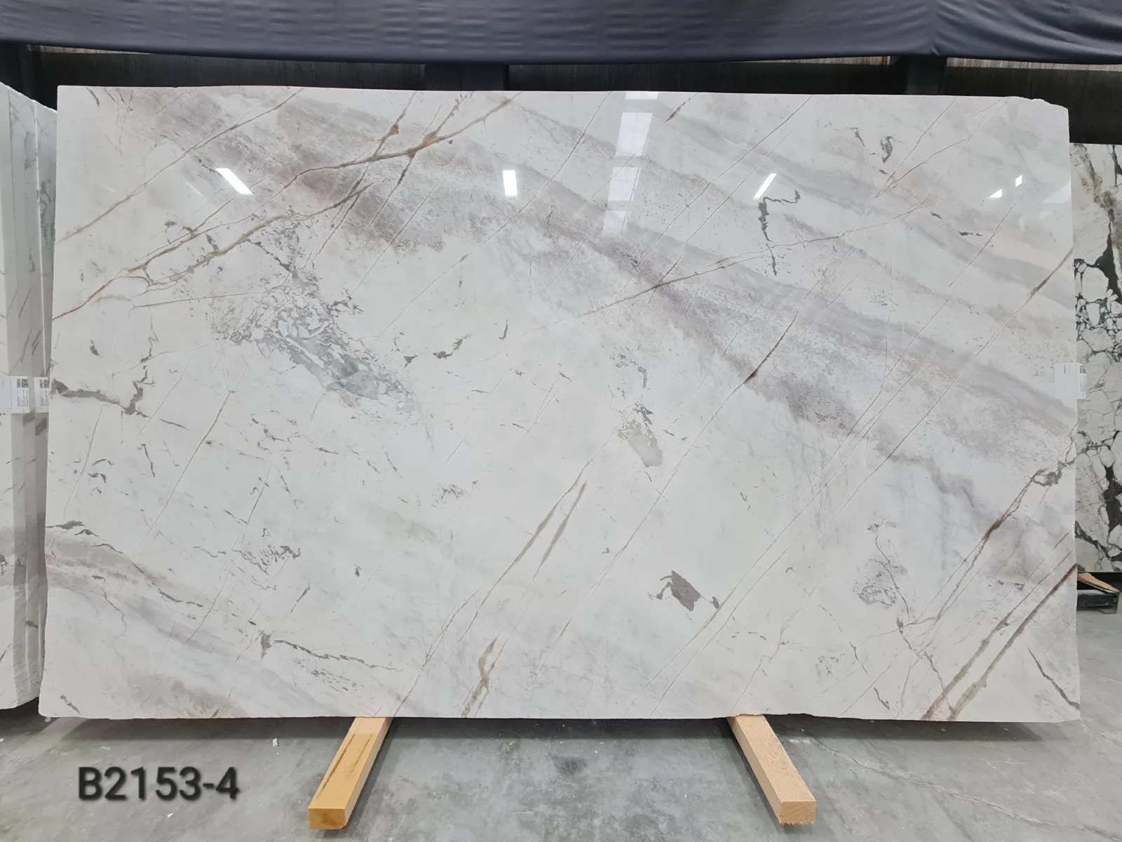 B2153 - Rosso Dolomite Polished
