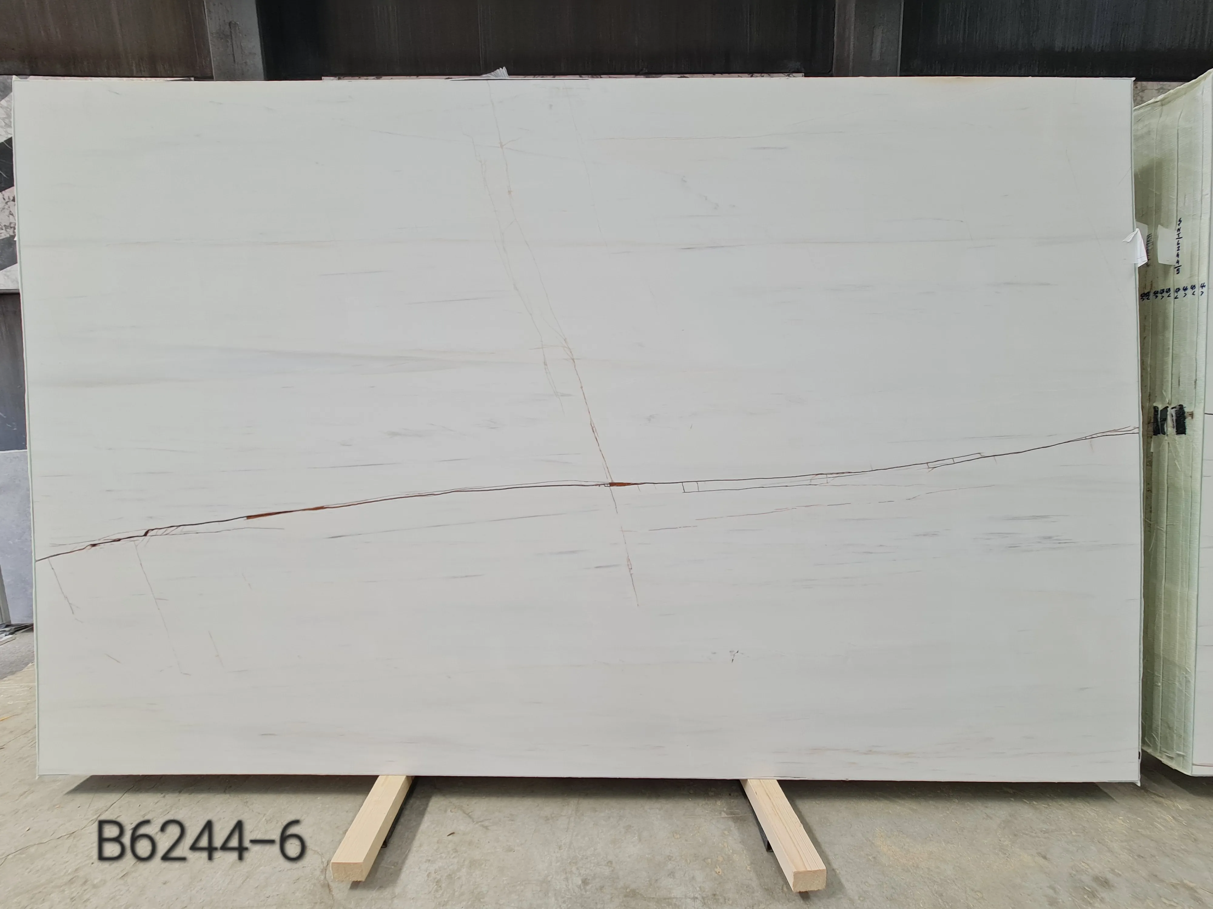 B6244 - 2 CM Rosso Venato Honed