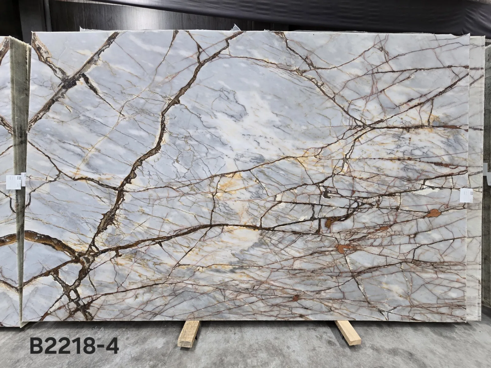 B2218 - 2 CM Deep River Honed