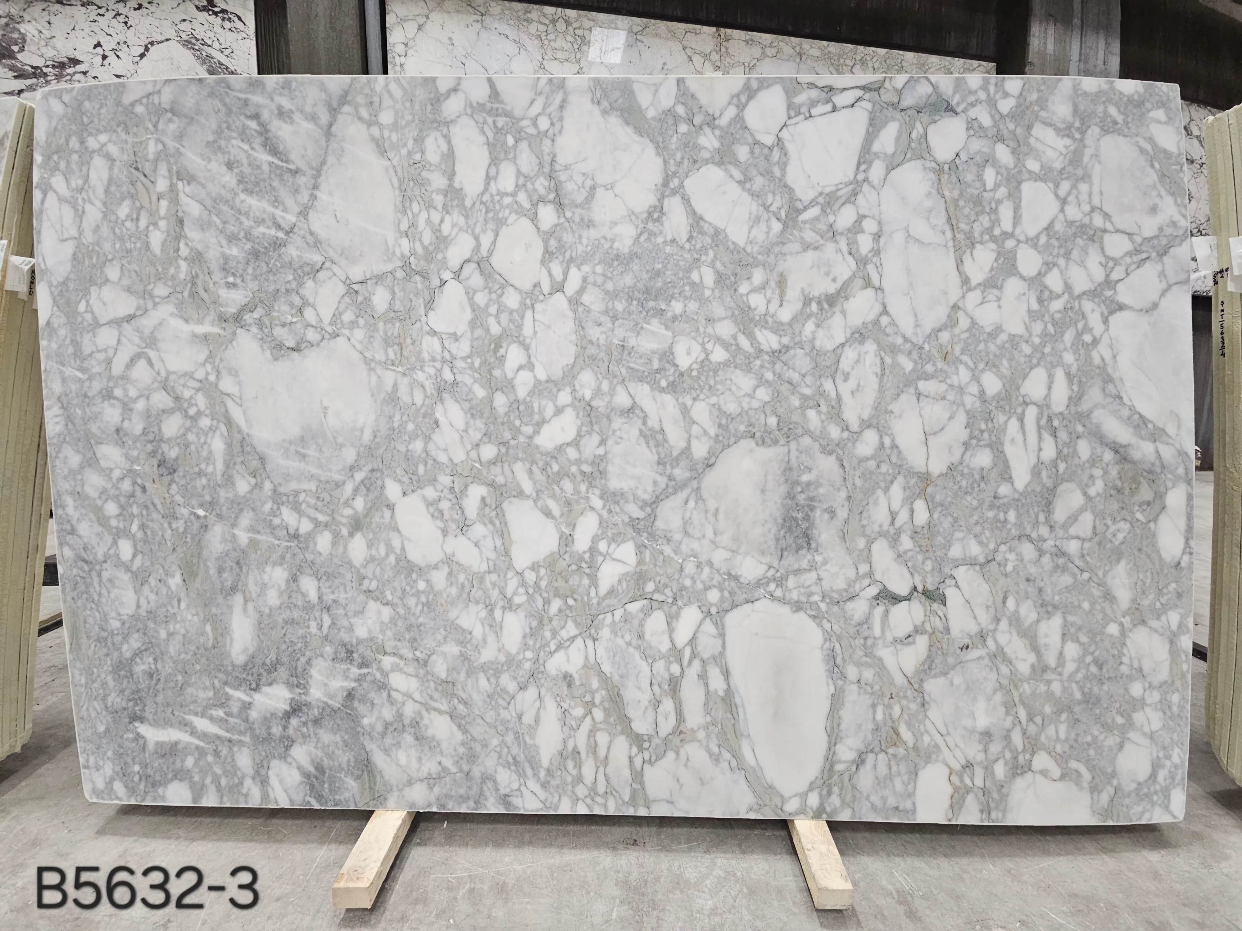 B5632 - 2 CM Calacatta Green Honed