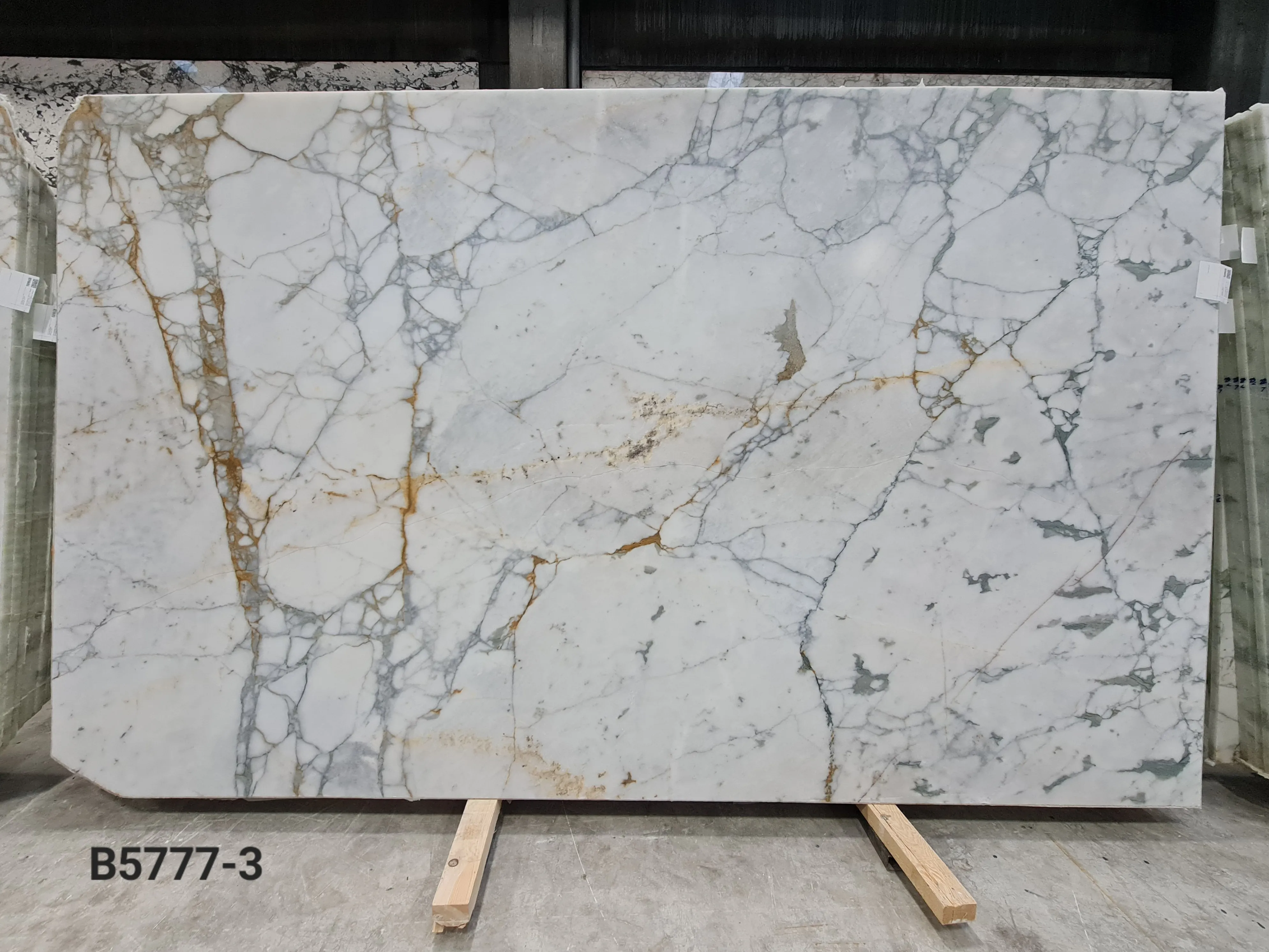 B5777 - 2 CM Calacatta Green Honed