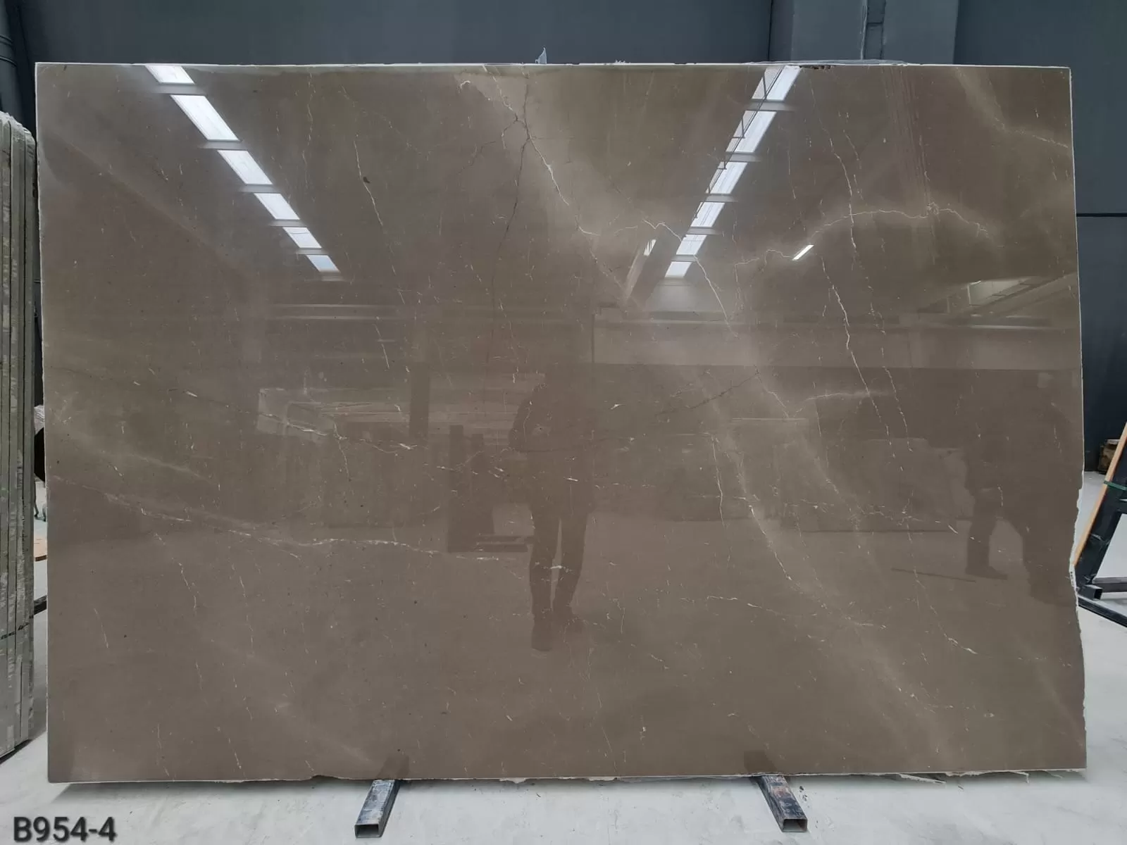 B954 - 2CM OLIVE PEARL POLISHED