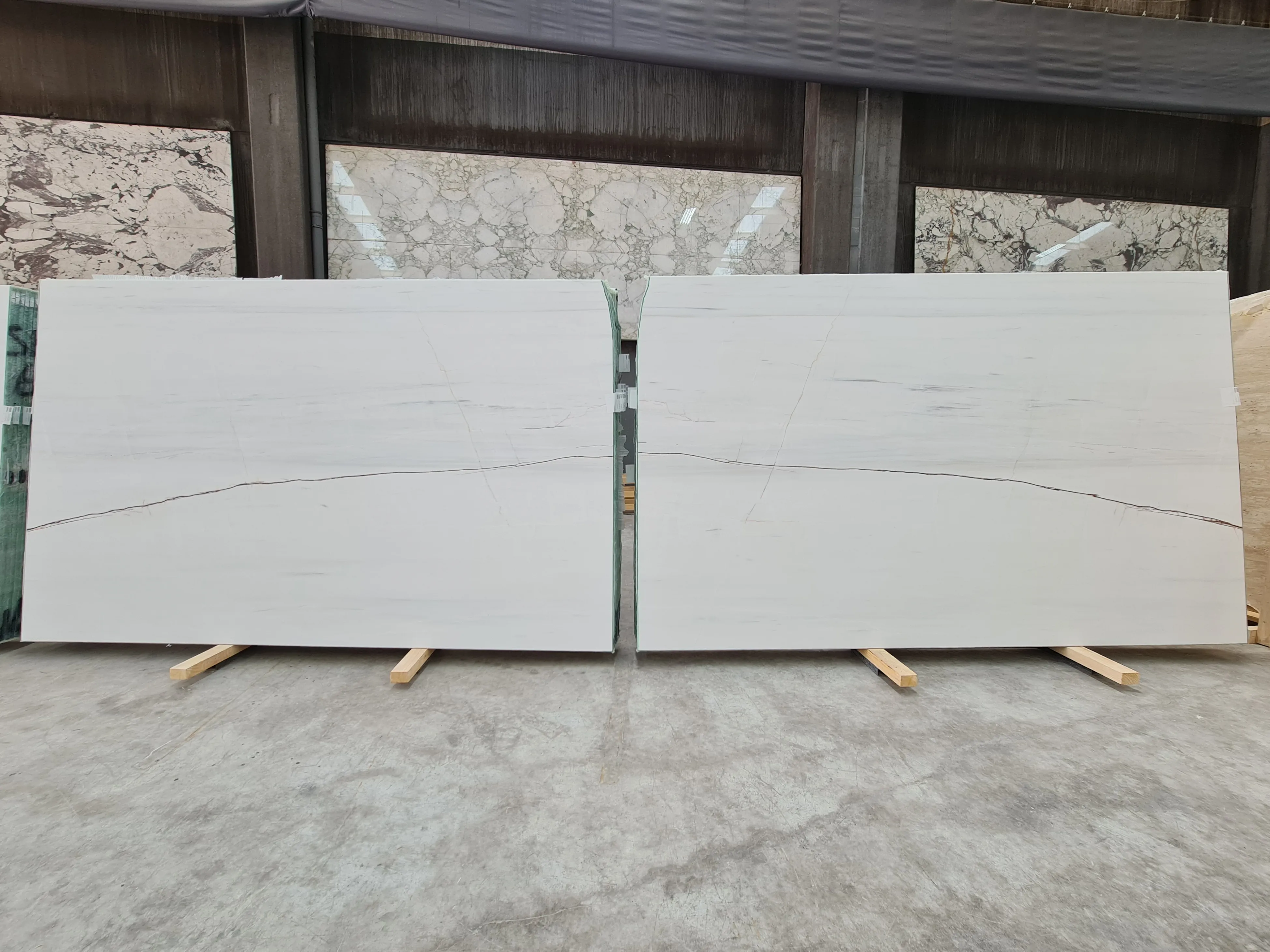 B6160 - 2 CM Rosso Venato Honed