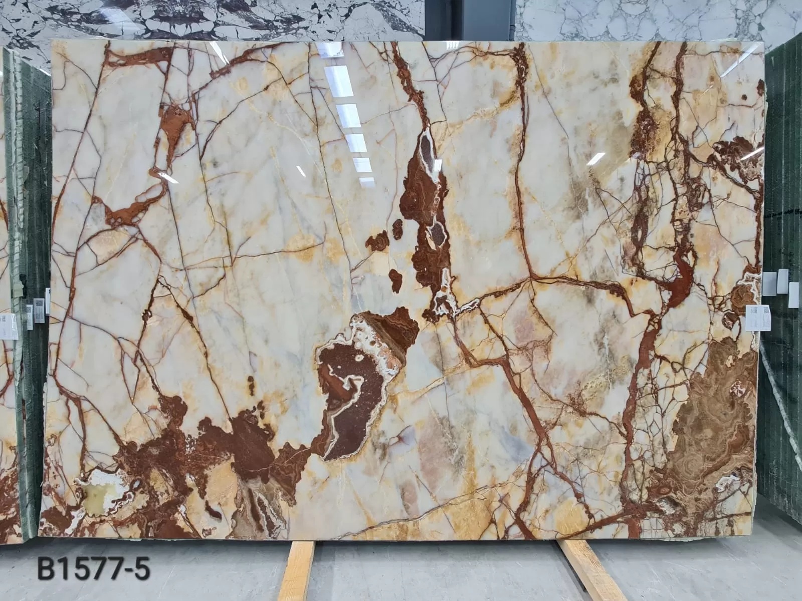 B1577 - 2CM GOLD RIVER POLISHED