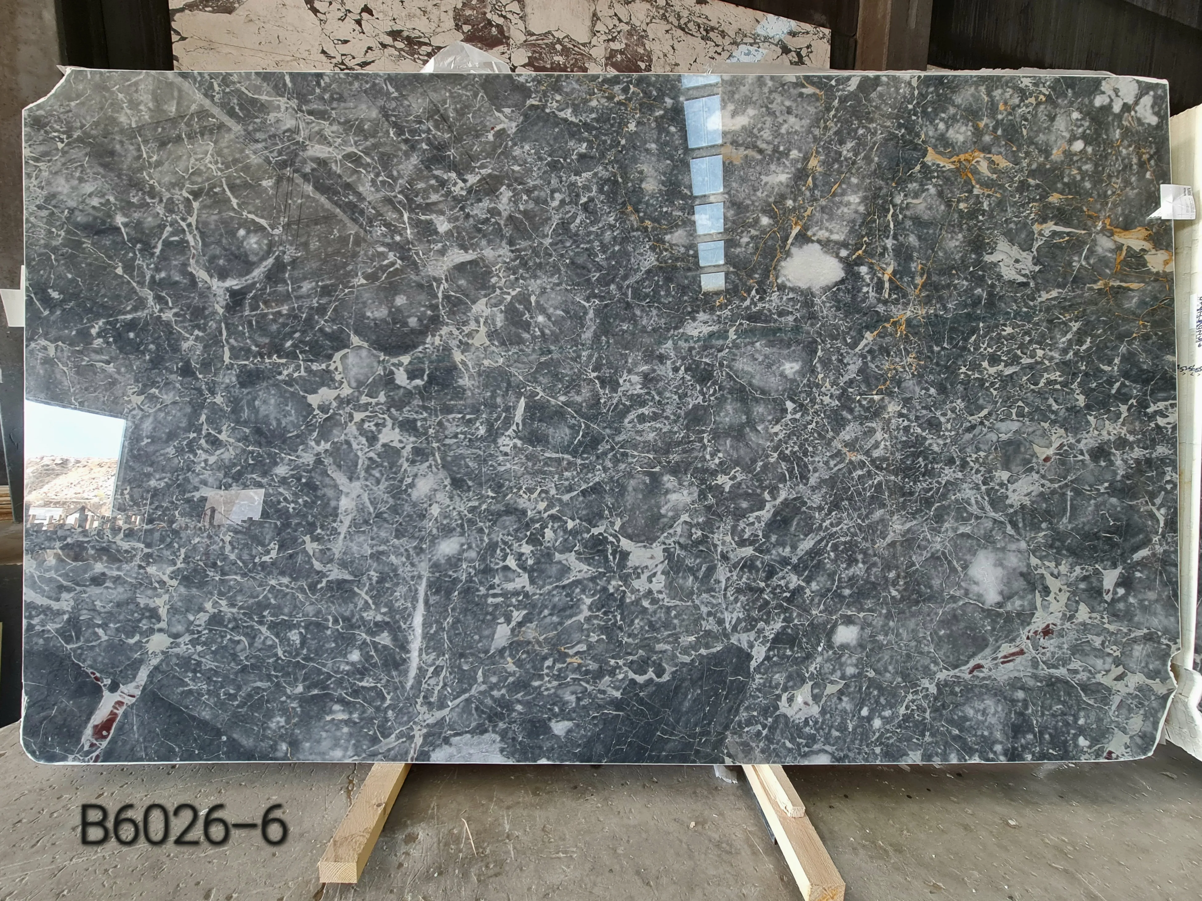 B6026 - 2 CM Jaguar Grey Polished