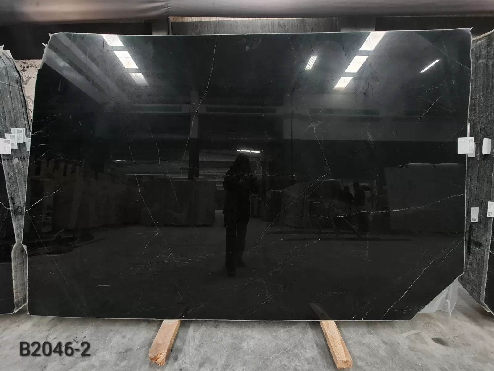 B2046 - 2CM Alexandrette Black Polished