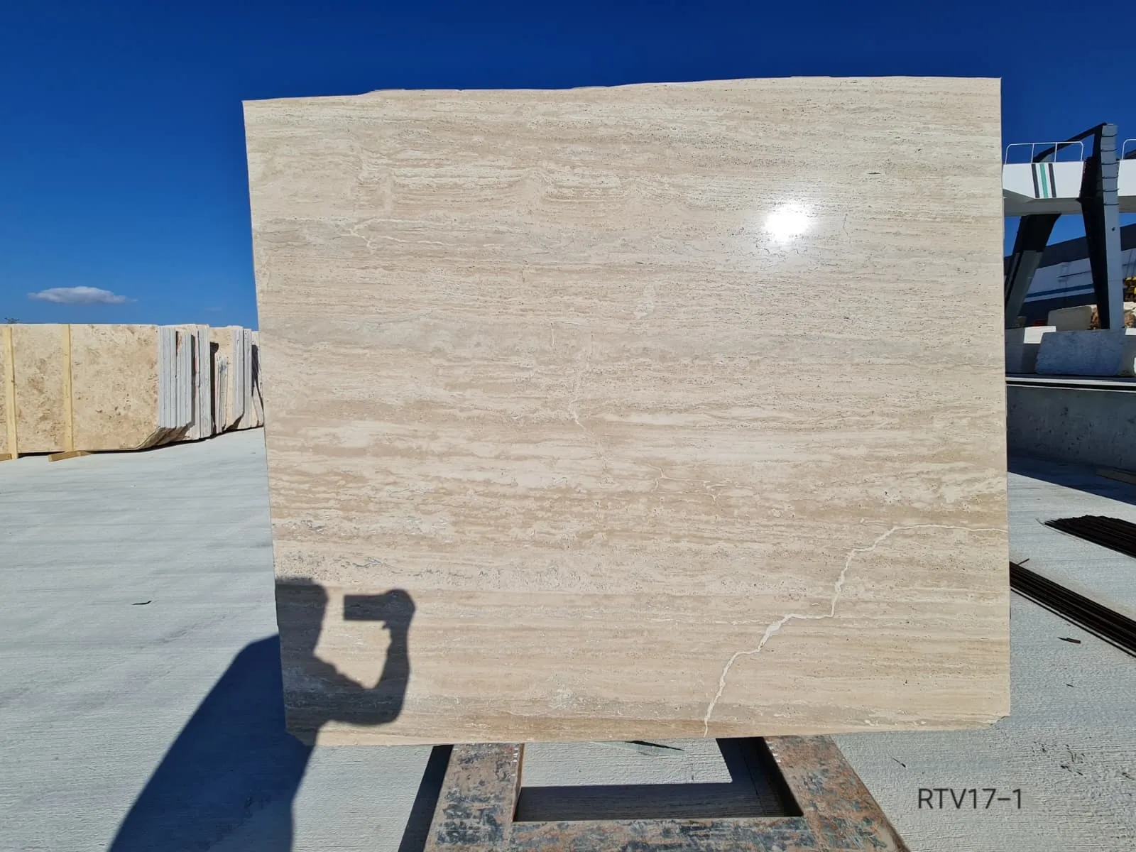 RTV17 - RIVA TRAVERTINE VEINCUT UNFILLED POLISHED