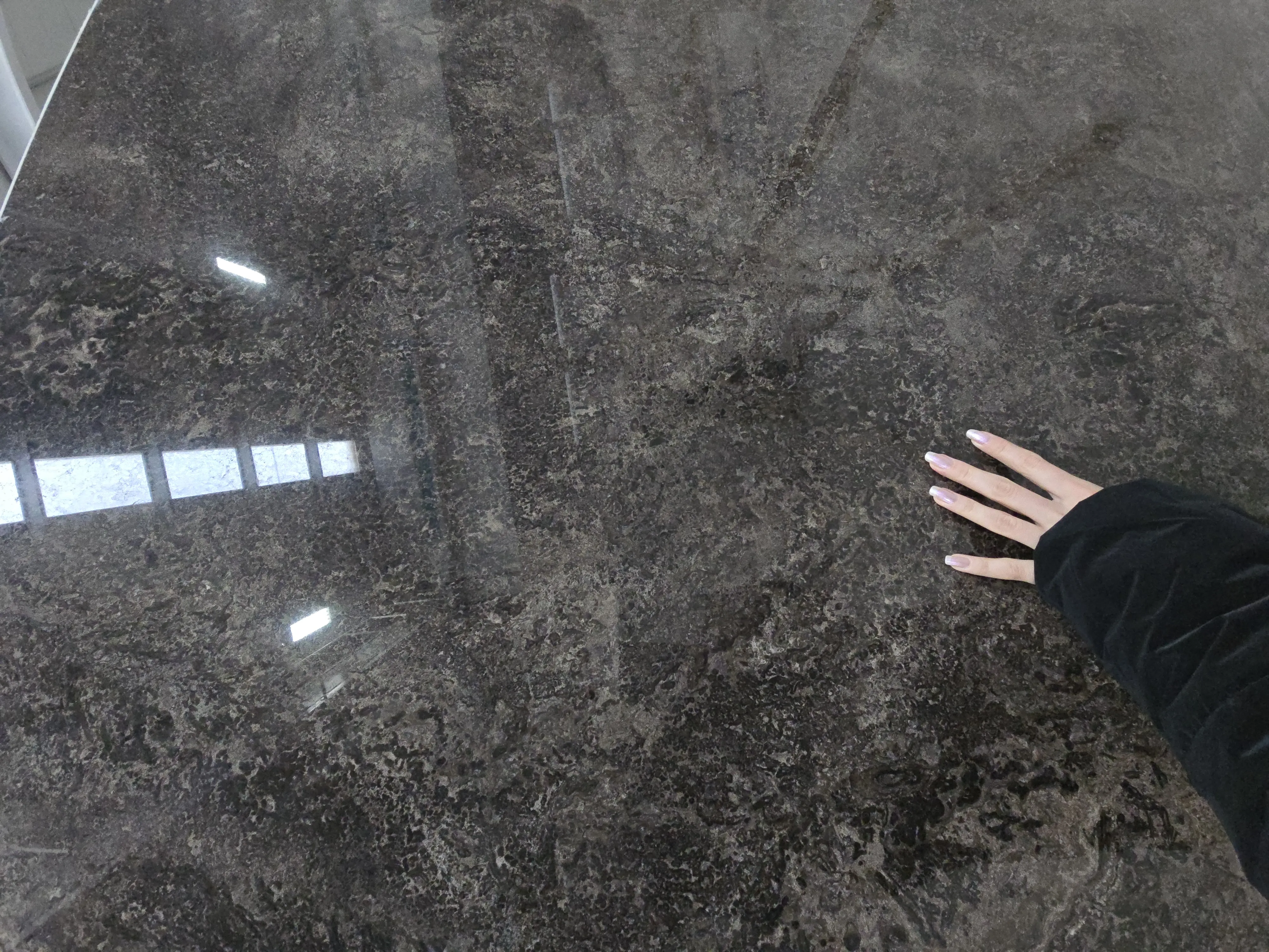 B5294 - 2 CM Narcisse Polished