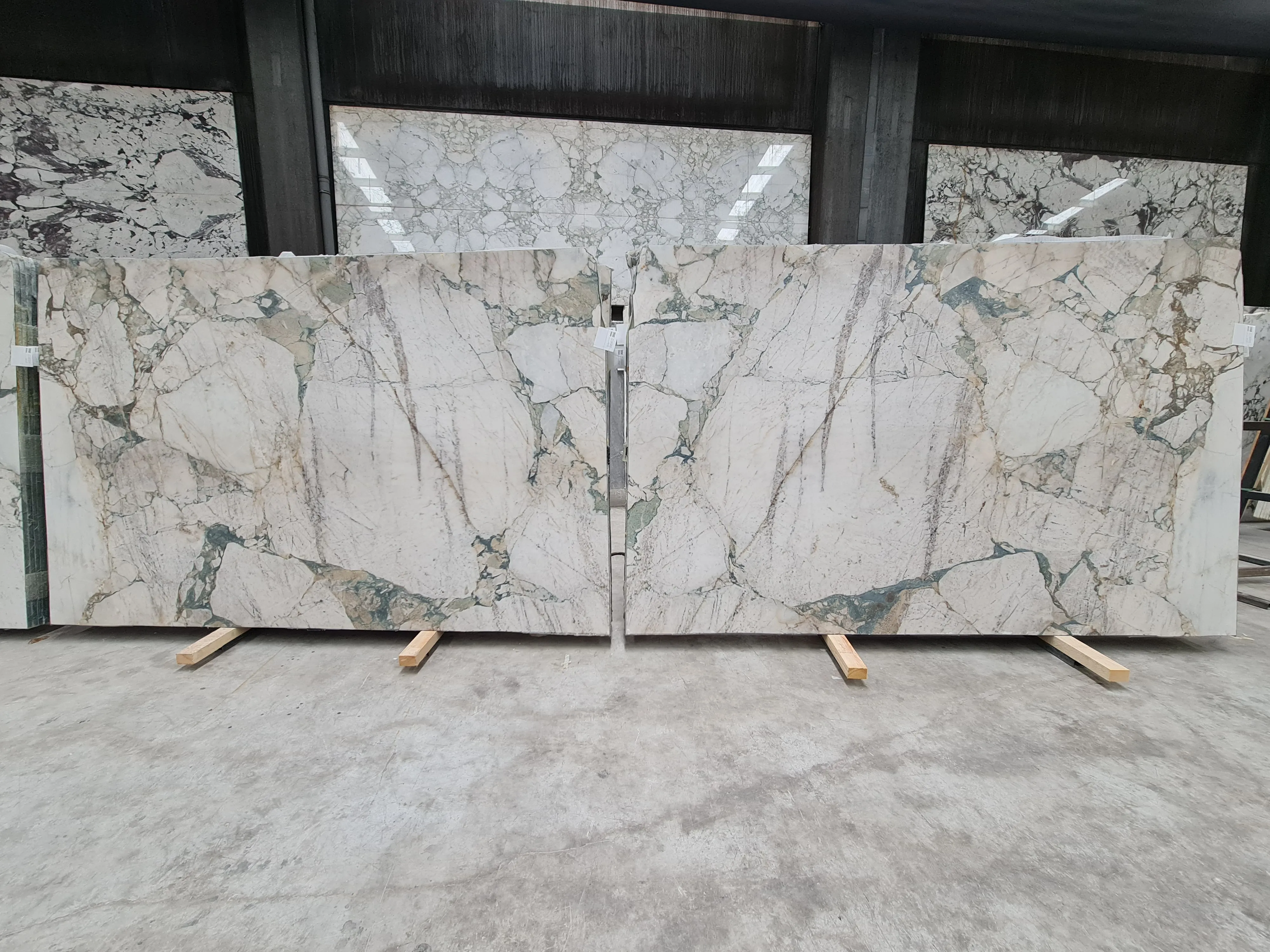 B5671 - 2 CM Calacatta Green Honed