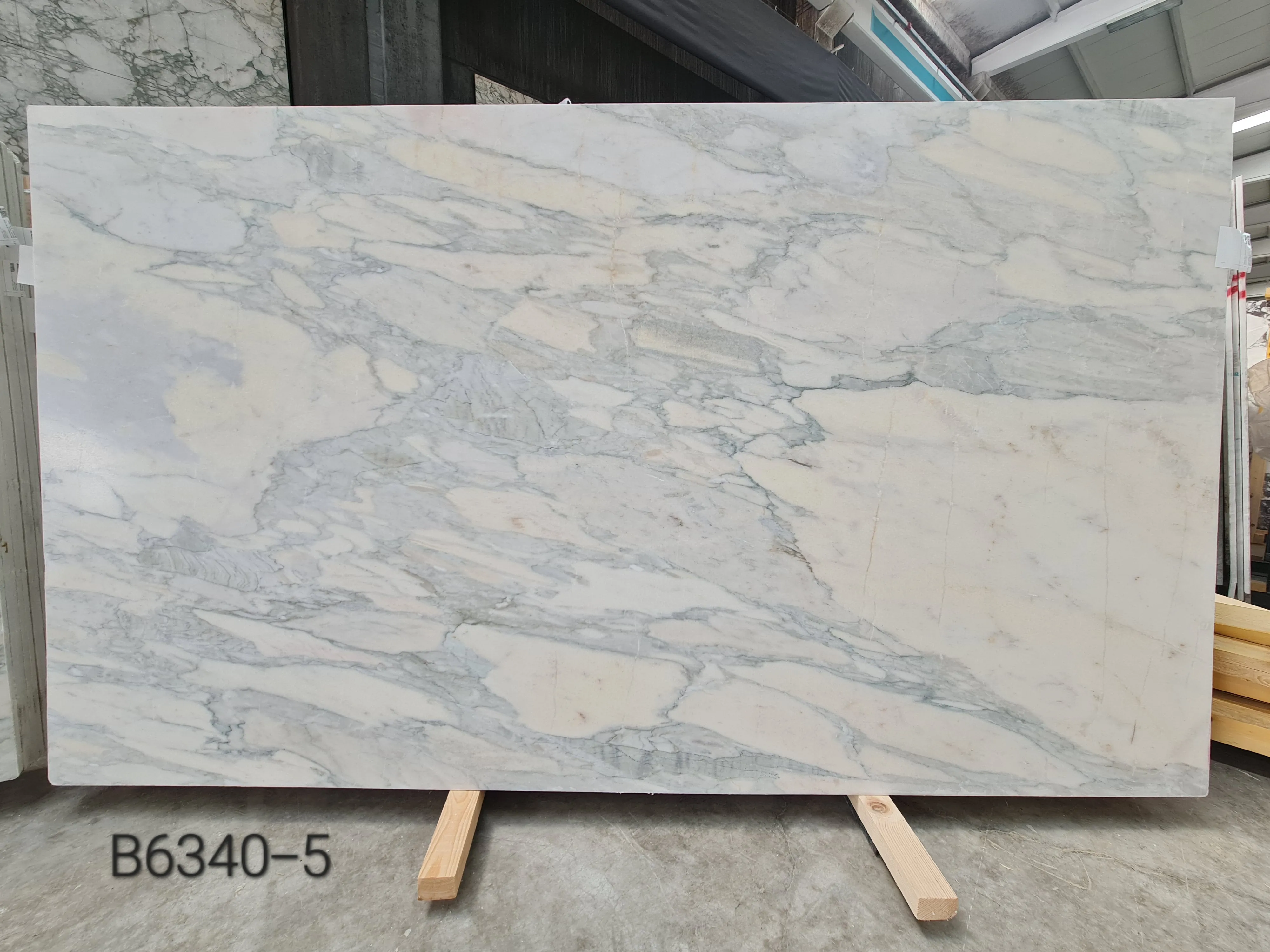 B6340 - 2 CM Arabescato Oyster Honed